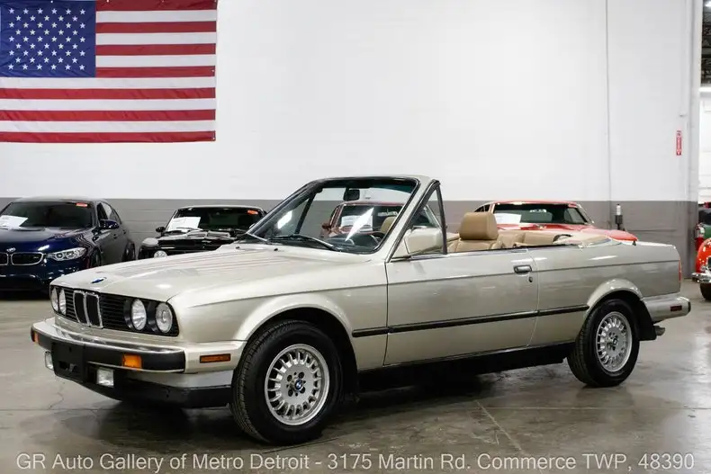 1989 BMW 3 Series's photo