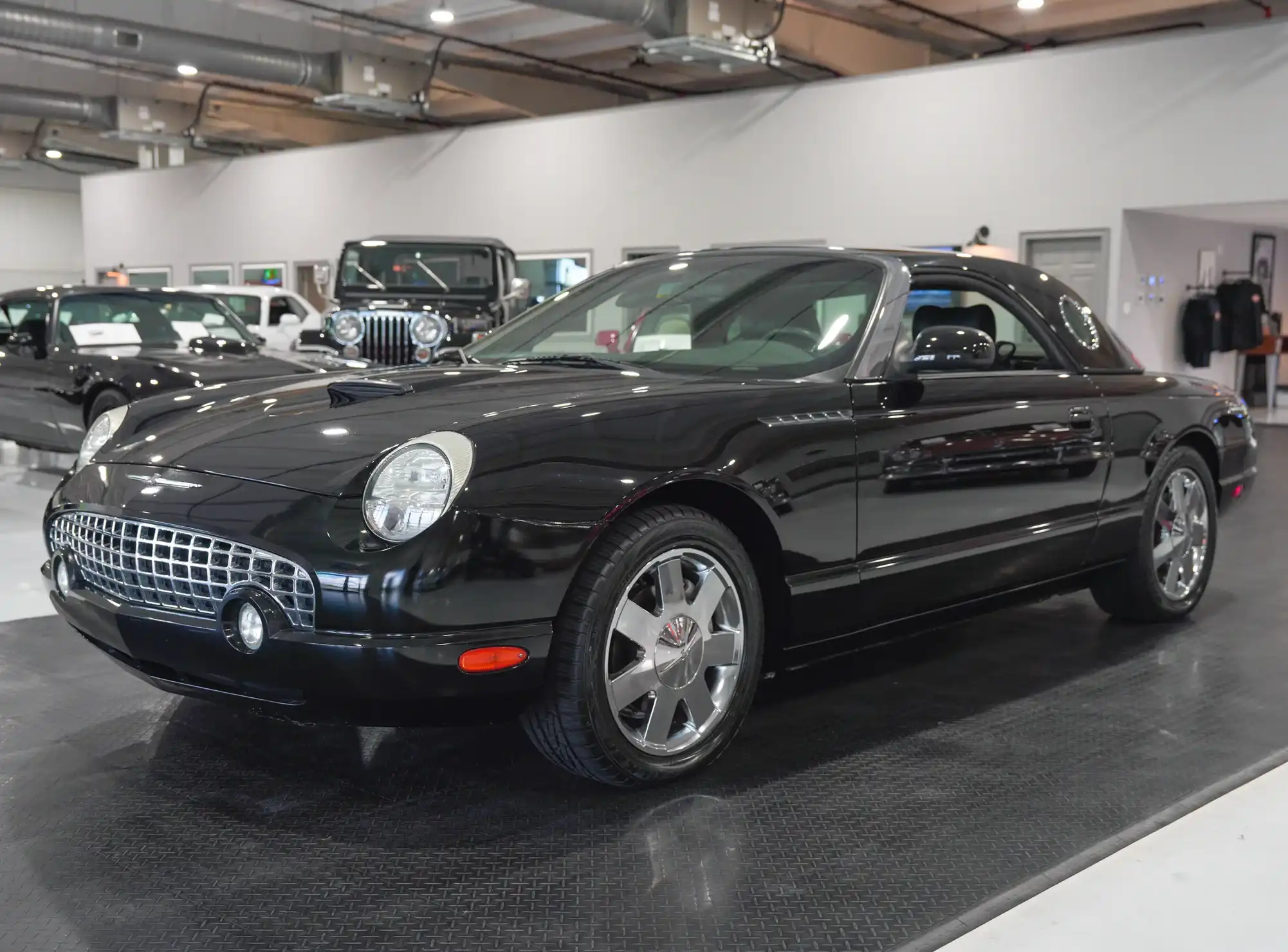 2002 Ford Thunderbird Premium's photo