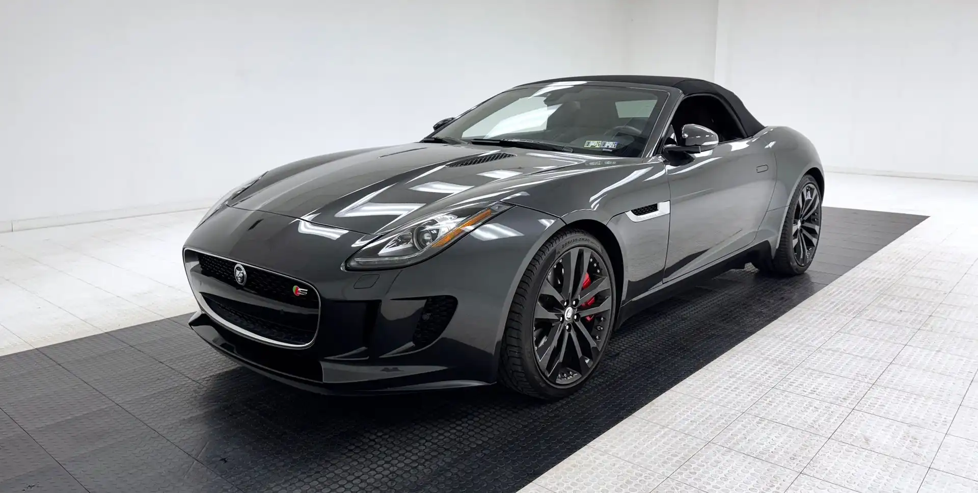 2014 Jaguar F-TYPE S Convertible's photo
