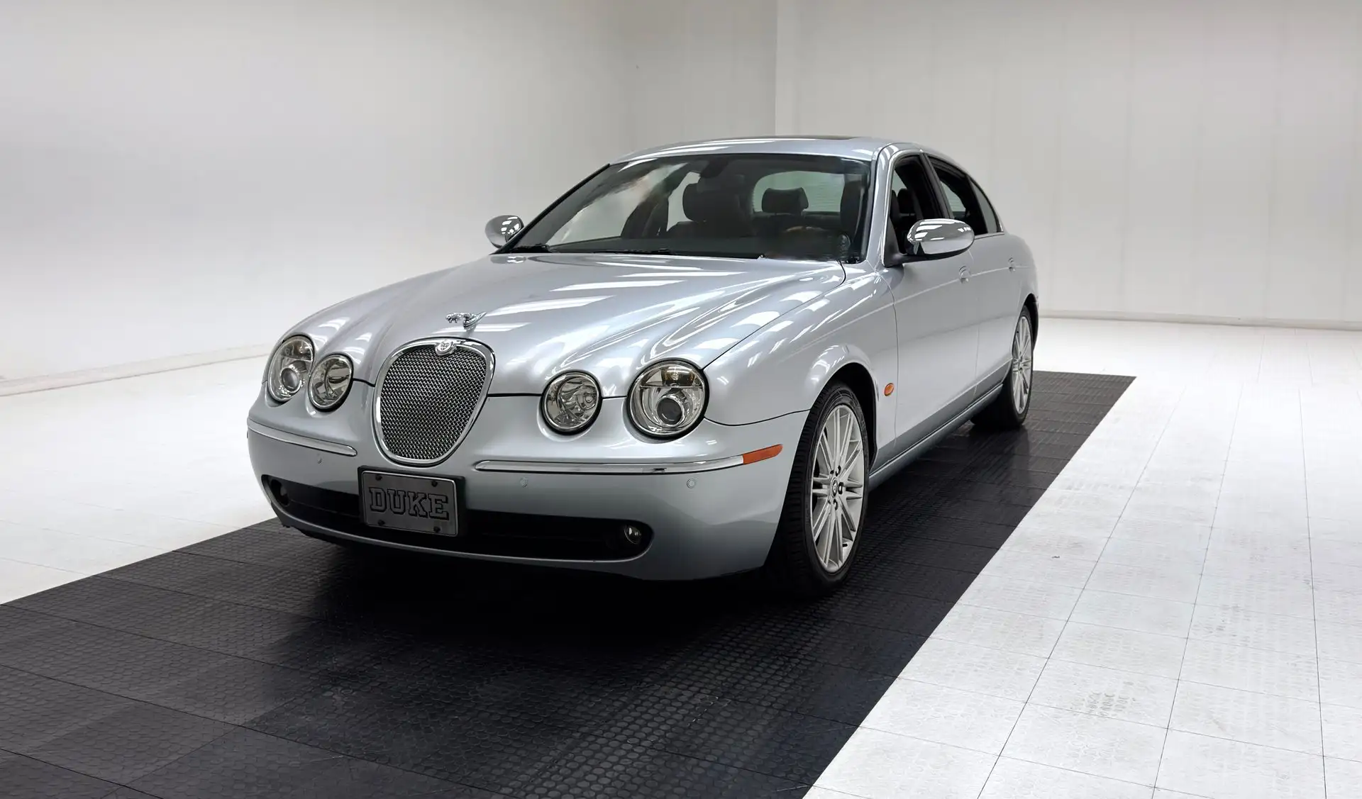 2007 Jaguar S-Type 3.0's photo