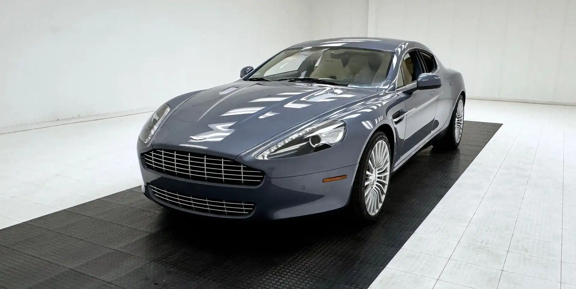 2011 Aston Martin Rapide Rapide Luxury's photo