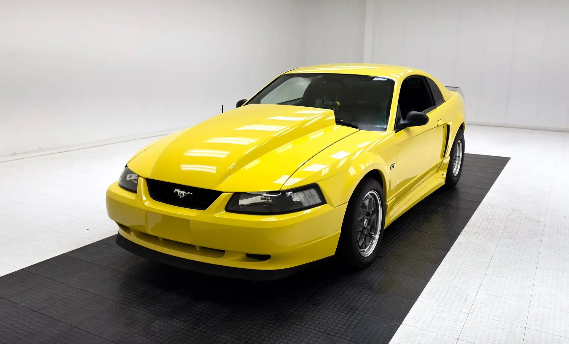 2000 Ford Mustang GT V8's photo