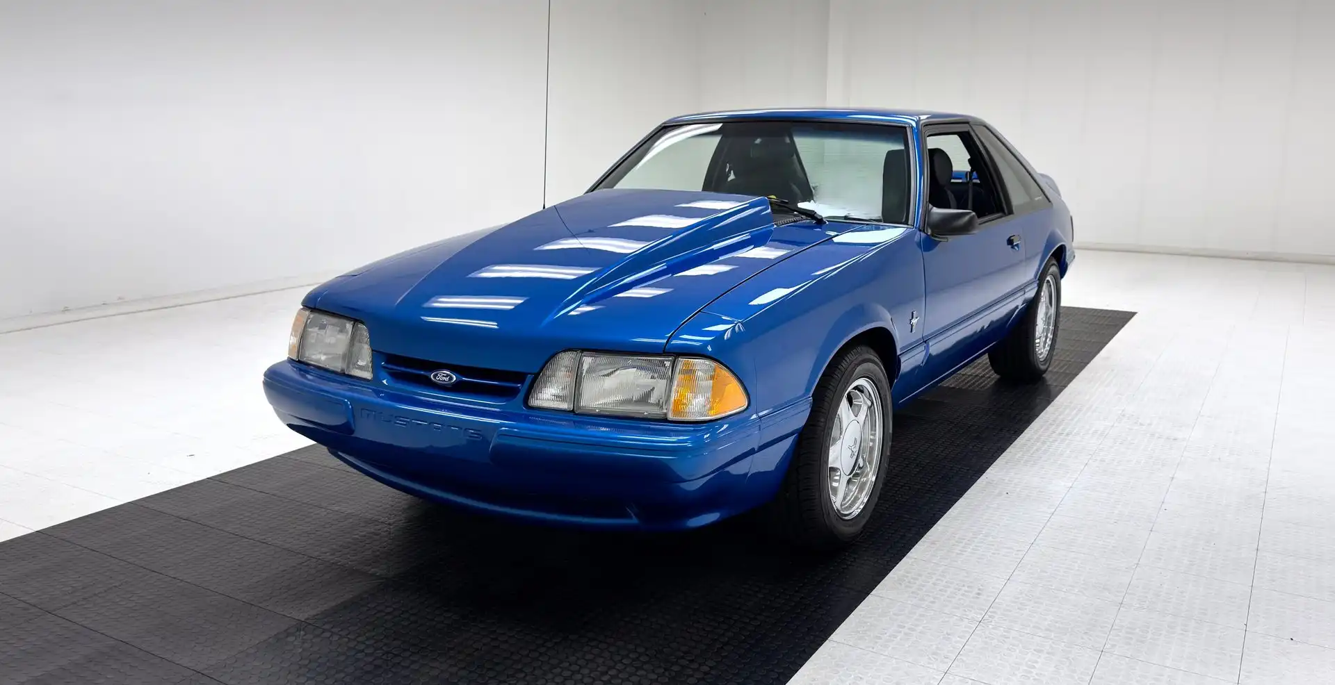 1989 Ford Mustang's photo