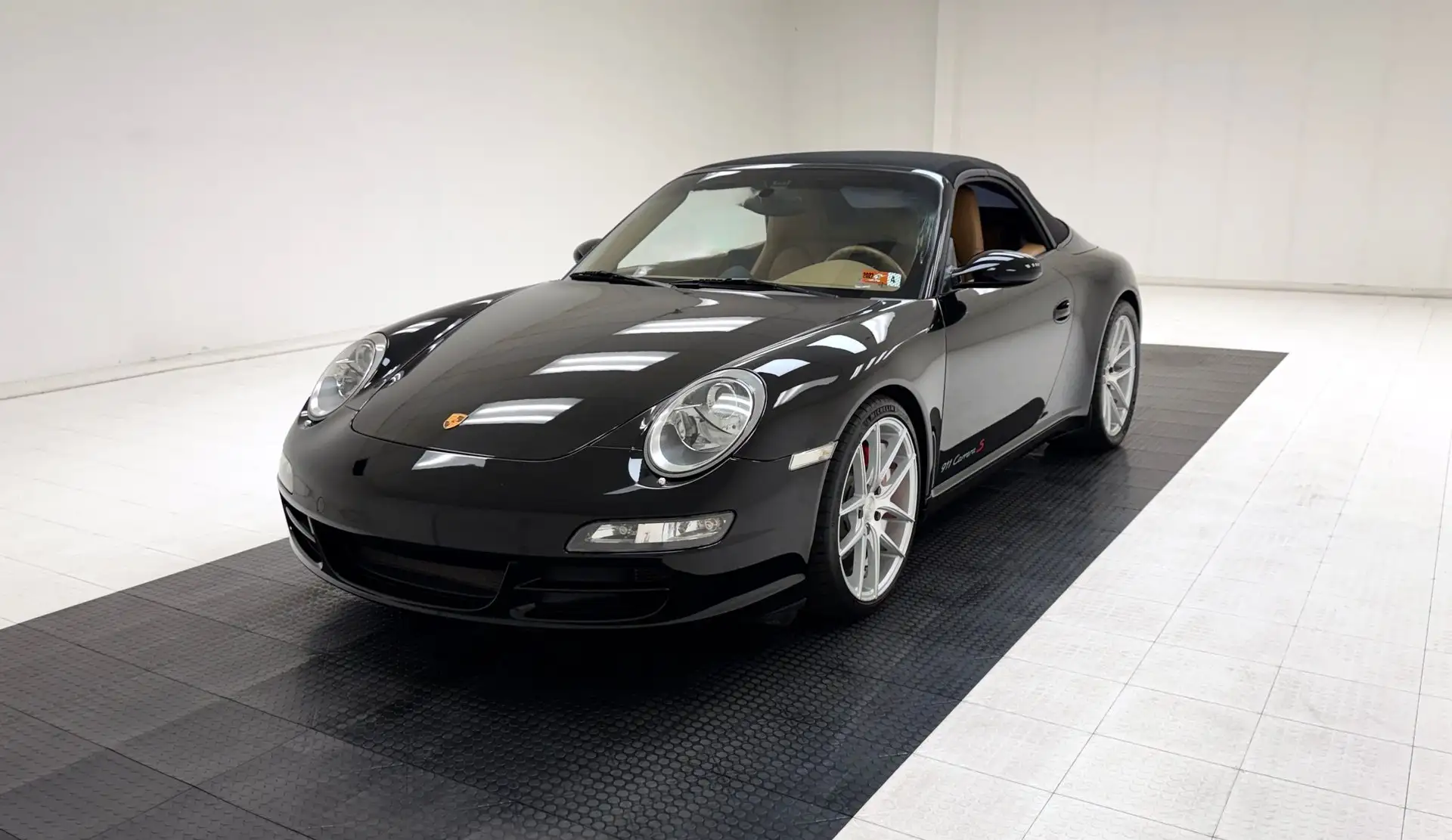 2005 Porsche 911 Carrera S Cabriolet's photo