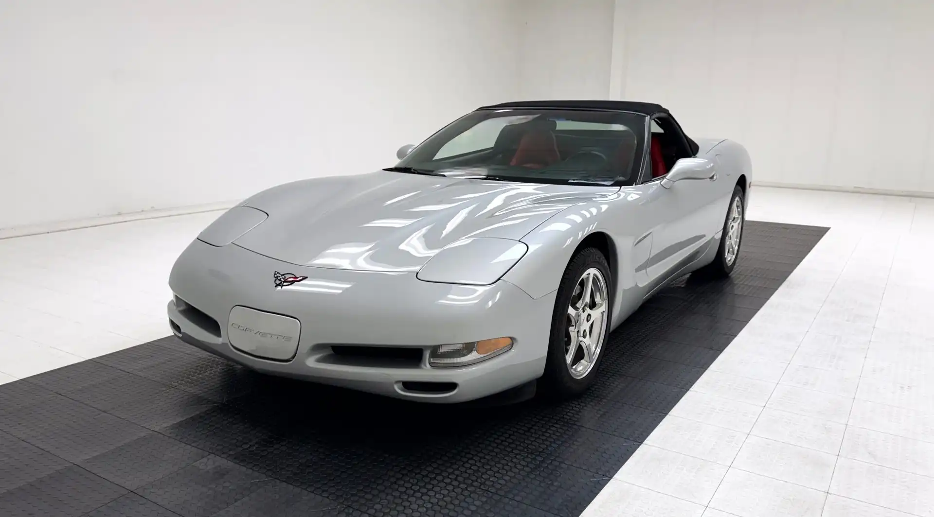 2000 Chevrolet Corvette Convertible's photo