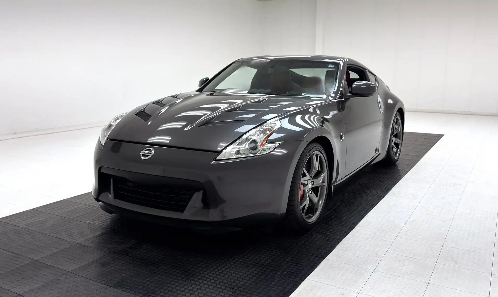 2010 Nissan 370Z Coupe Touring 6MT's photo