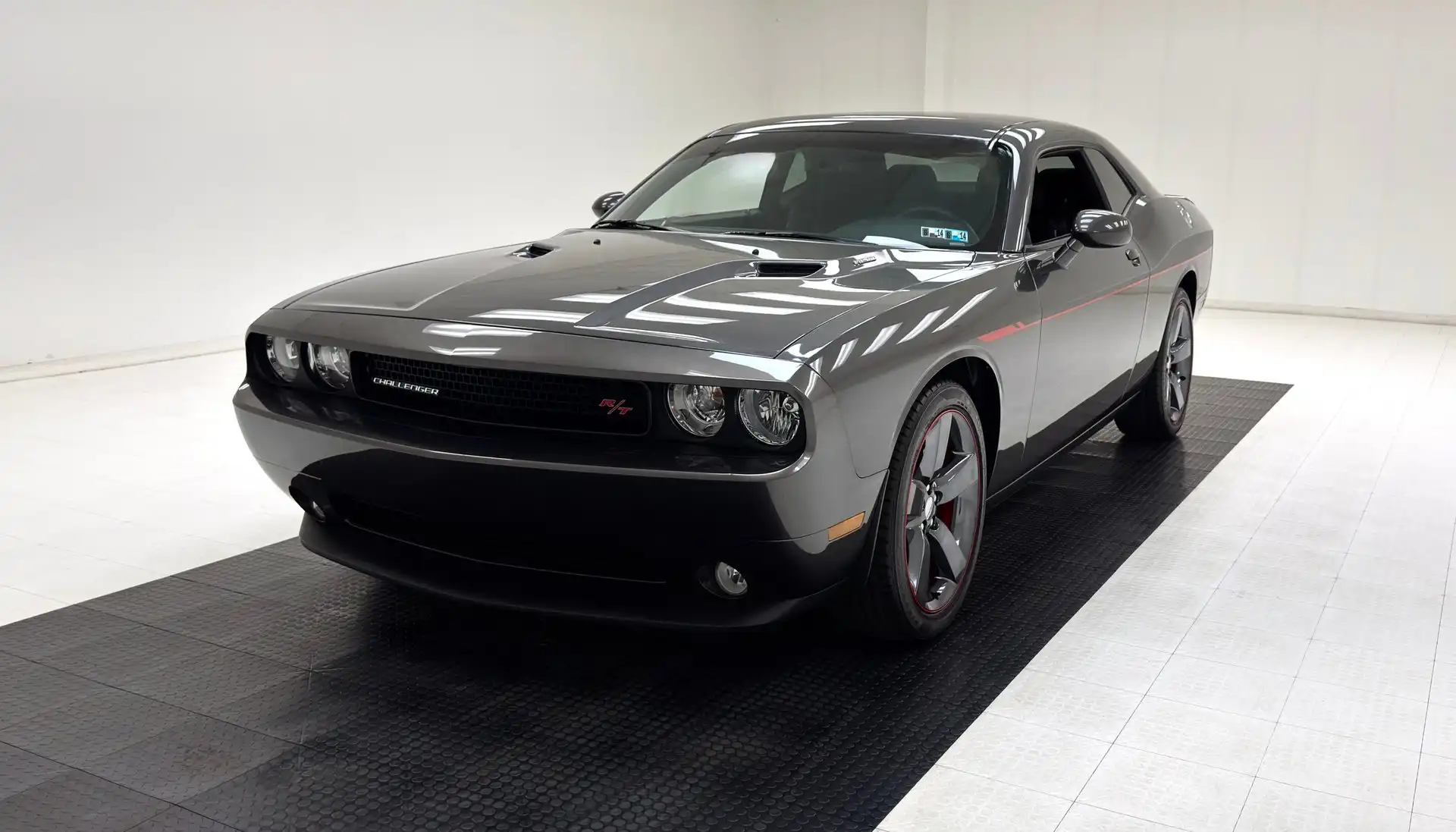 2013 Dodge Challenger R/T's photo