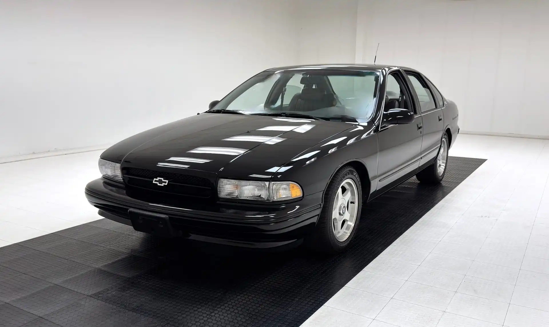 1995 Chevrolet Caprice SS Sedan Impala's photo