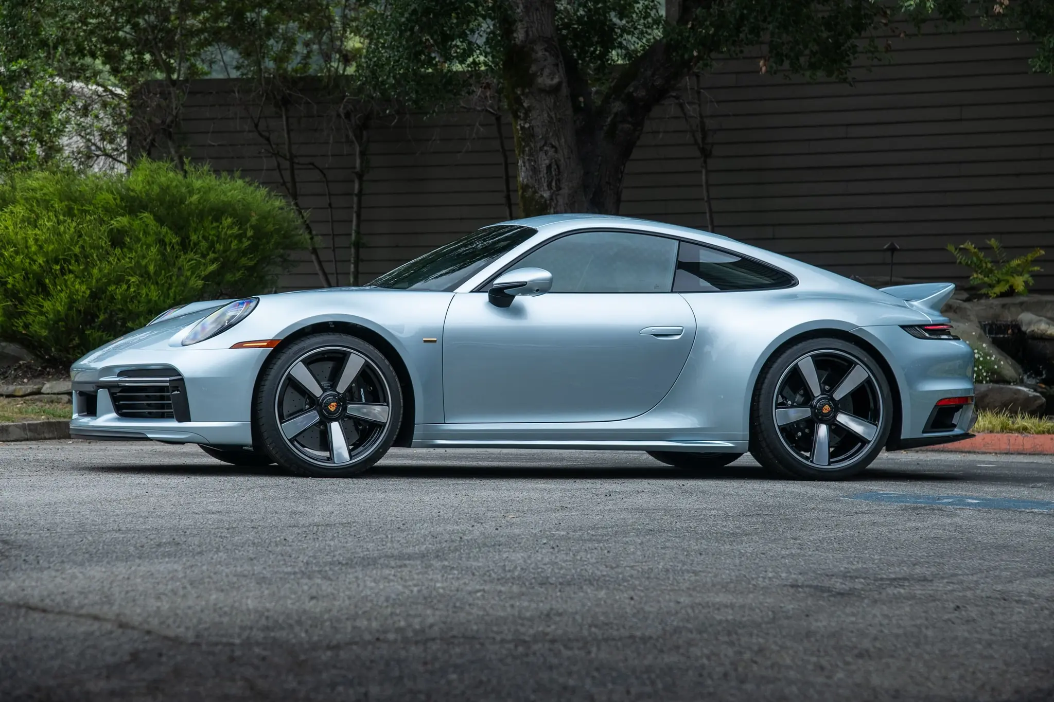 2023 Porsche 911 Sport Classic photo 3