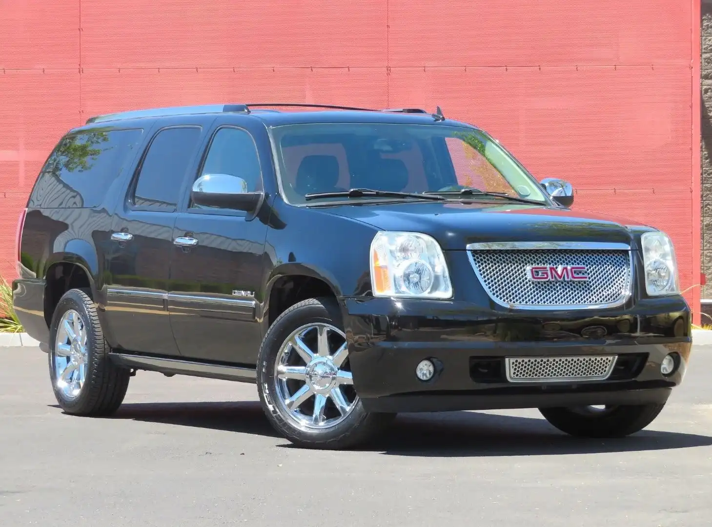 2011 GMC Yukon Denali AWD's photo
