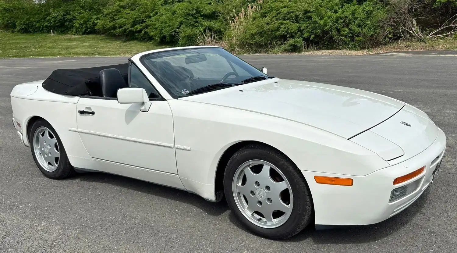1990 Porsche 944's photo