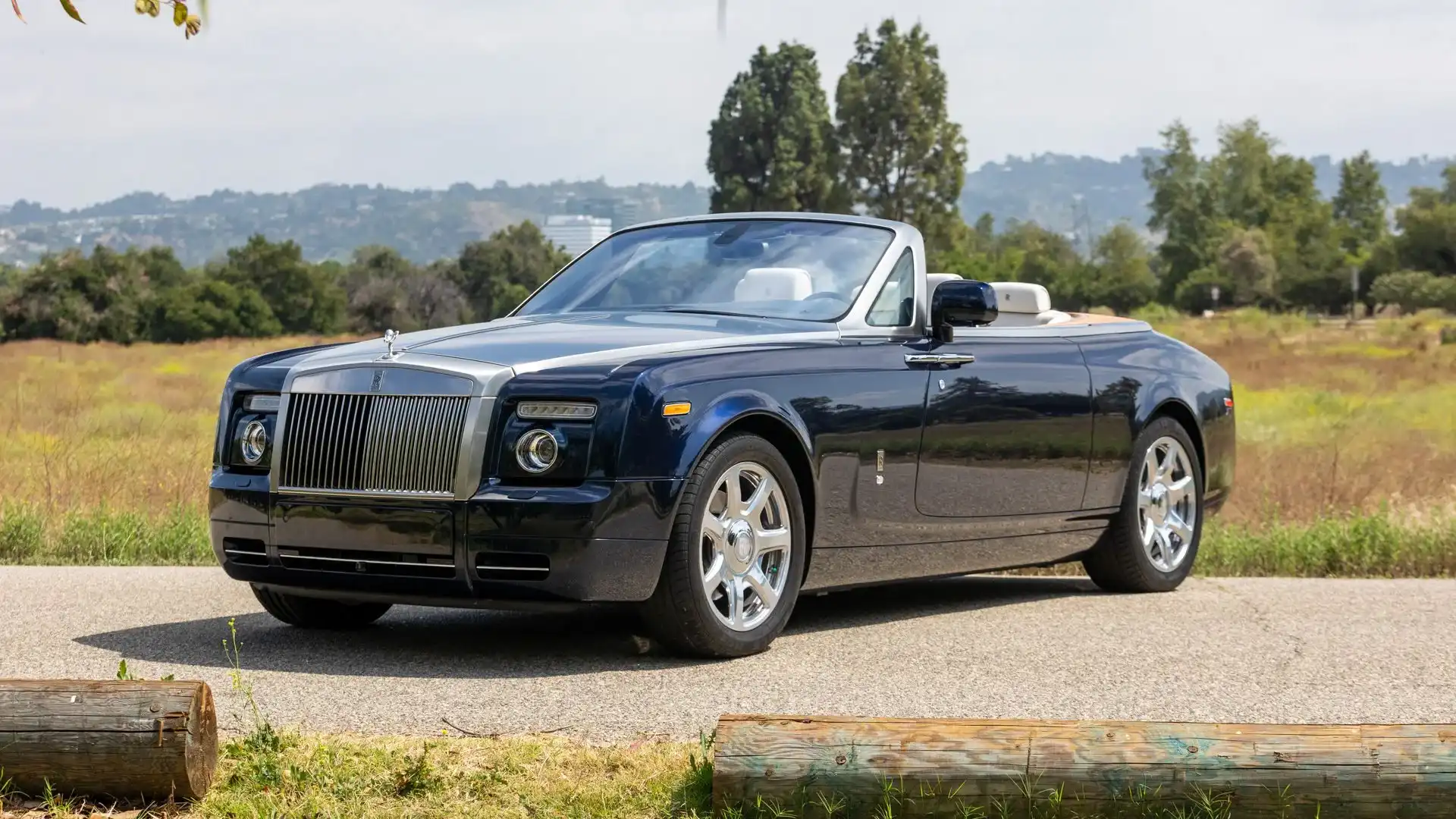 2010 Rolls-Royce Phantom Drophead Coupe's photo