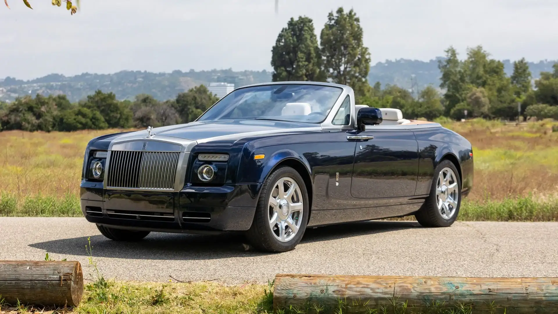 2010 Rolls-Royce Phantom Drophead Coupe's photo