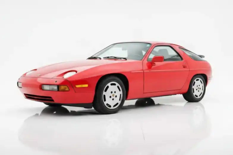 1989 Porsche 928's photo