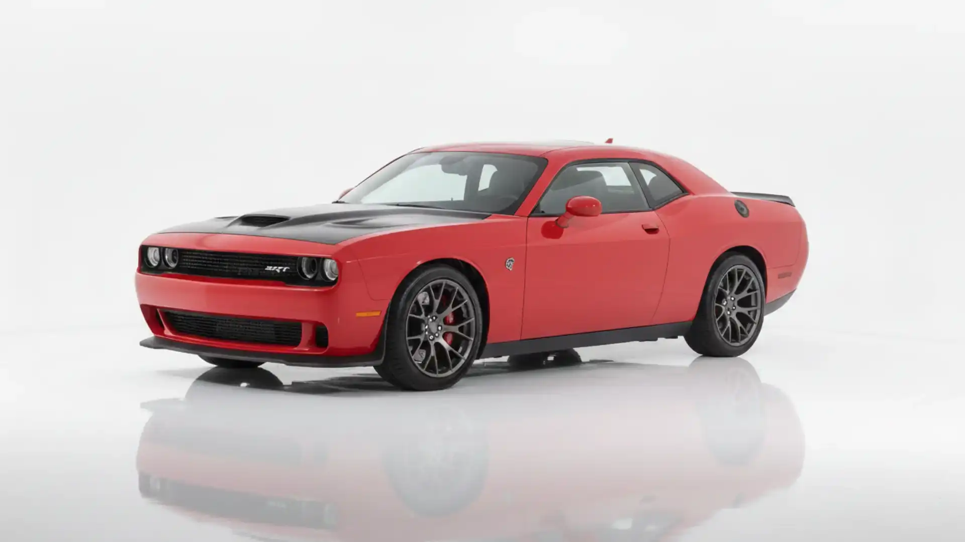 2016 Dodge Challenger SRT Hellcat's photo