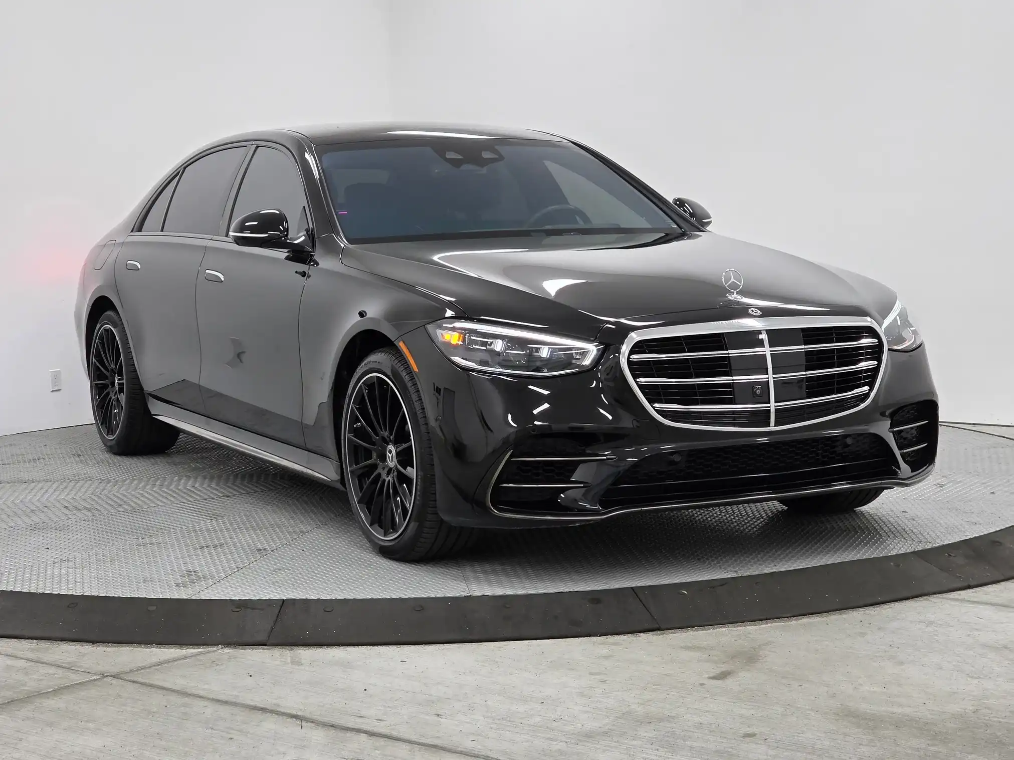 2023 Mercedes-Benz S-Class S580 4MATIC's photo