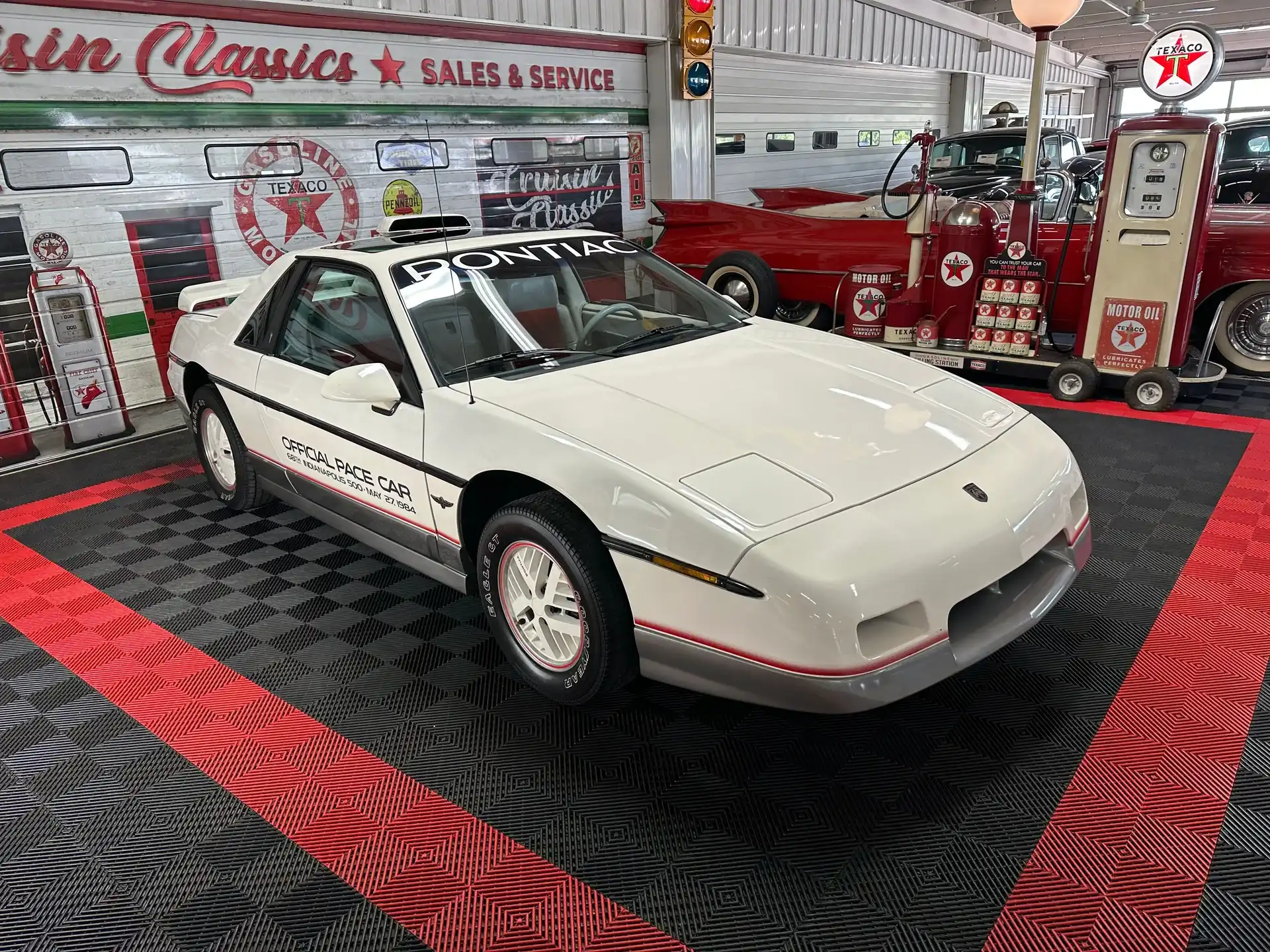 1984 Pontiac Fiero's photo