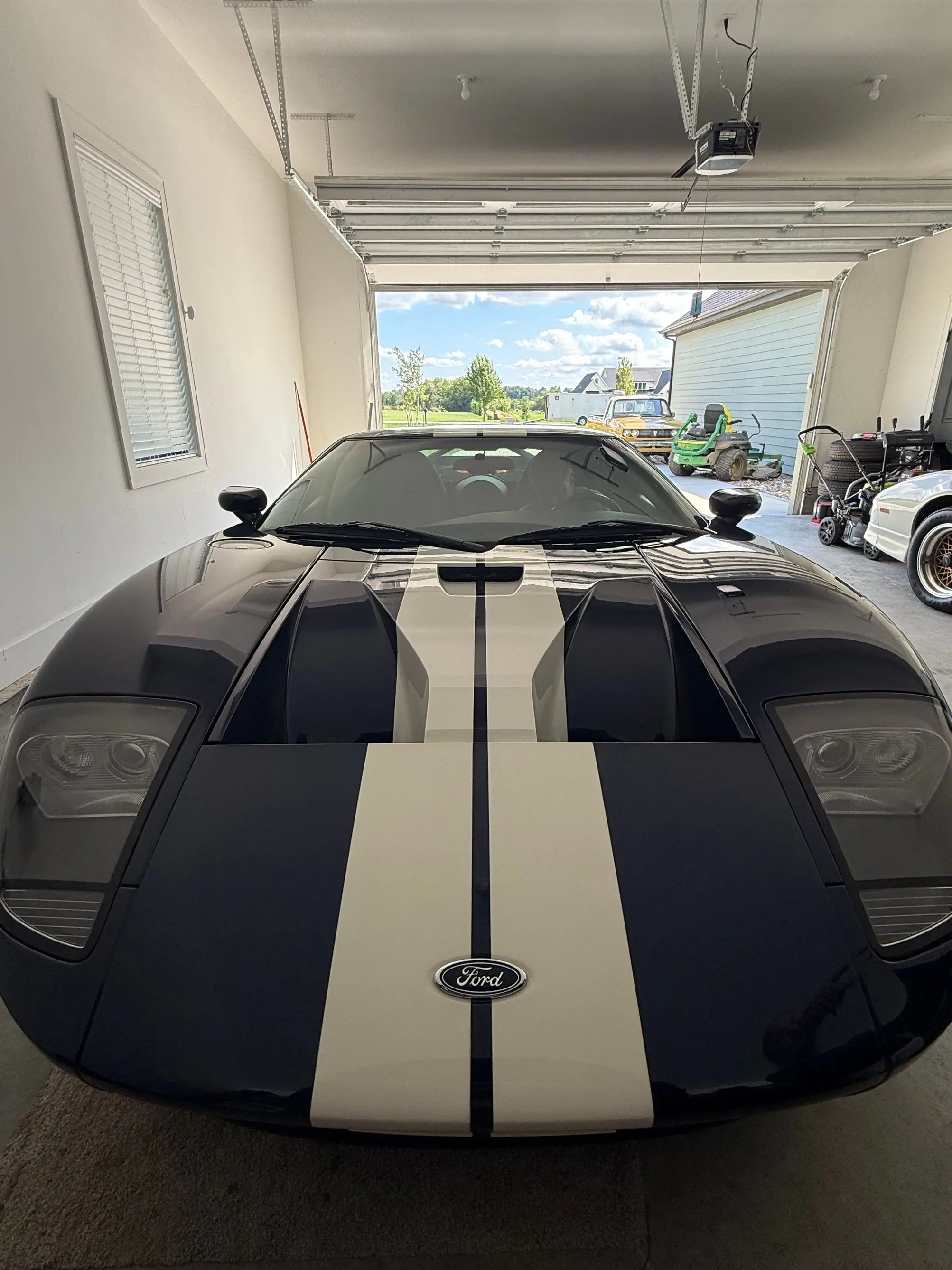 2006 Ford GT Base photo 3