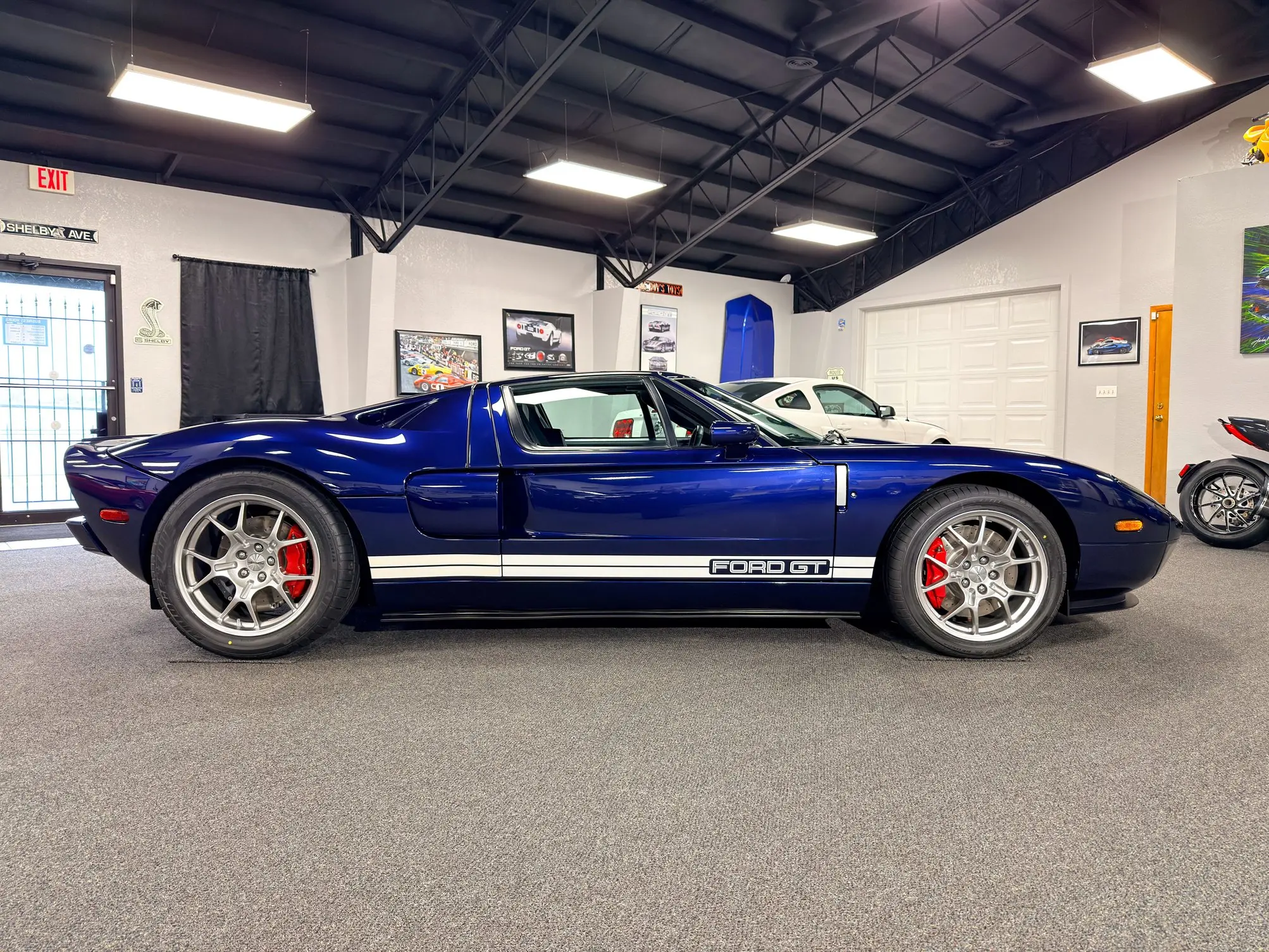 2006 Ford GT Base photo 4