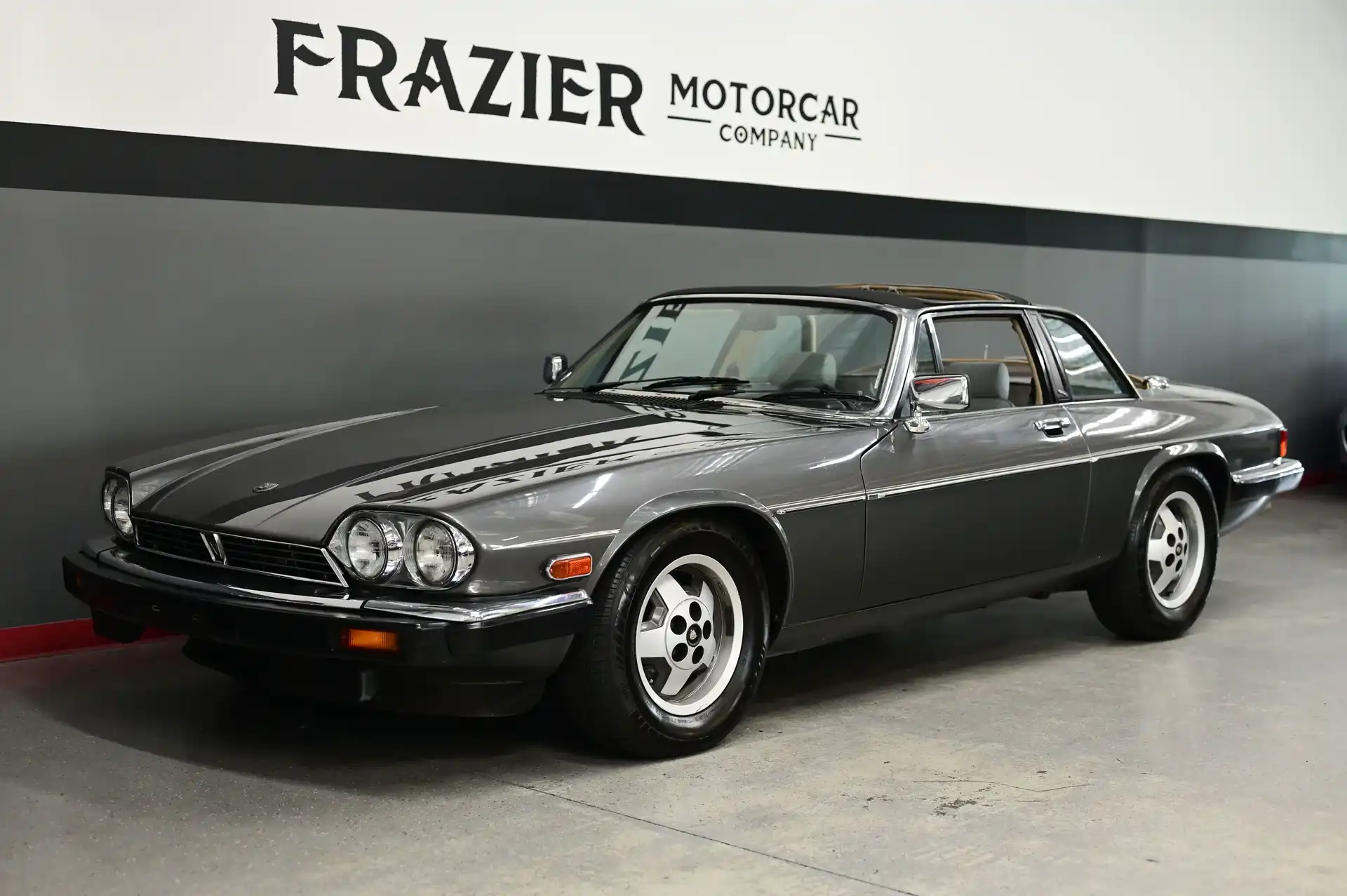 1987 Jaguar XJ's photo