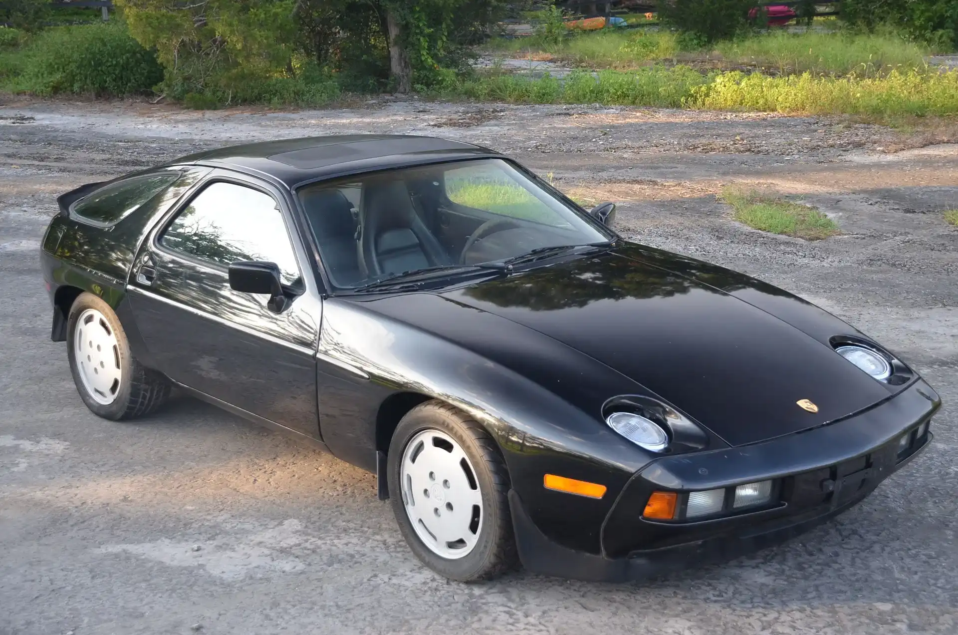 1986 Porsche 928's photo