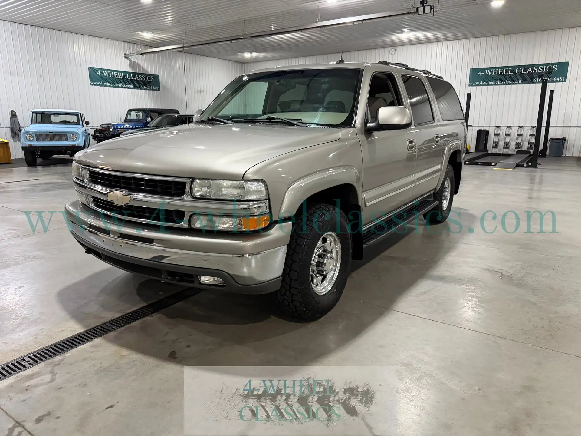 2002 Chevrolet Suburban 4WD 2500 Series LS's photo