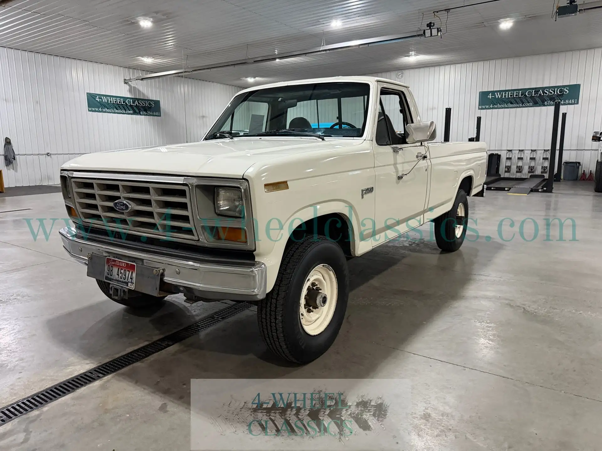 1985 Ford F-250 250's photo