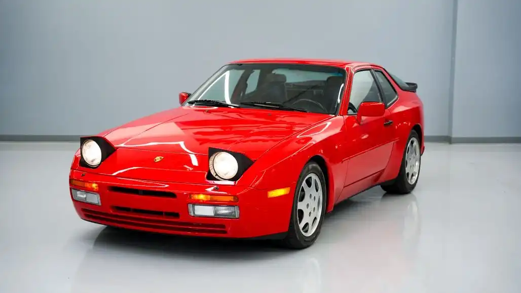 1988 Porsche 944's photo
