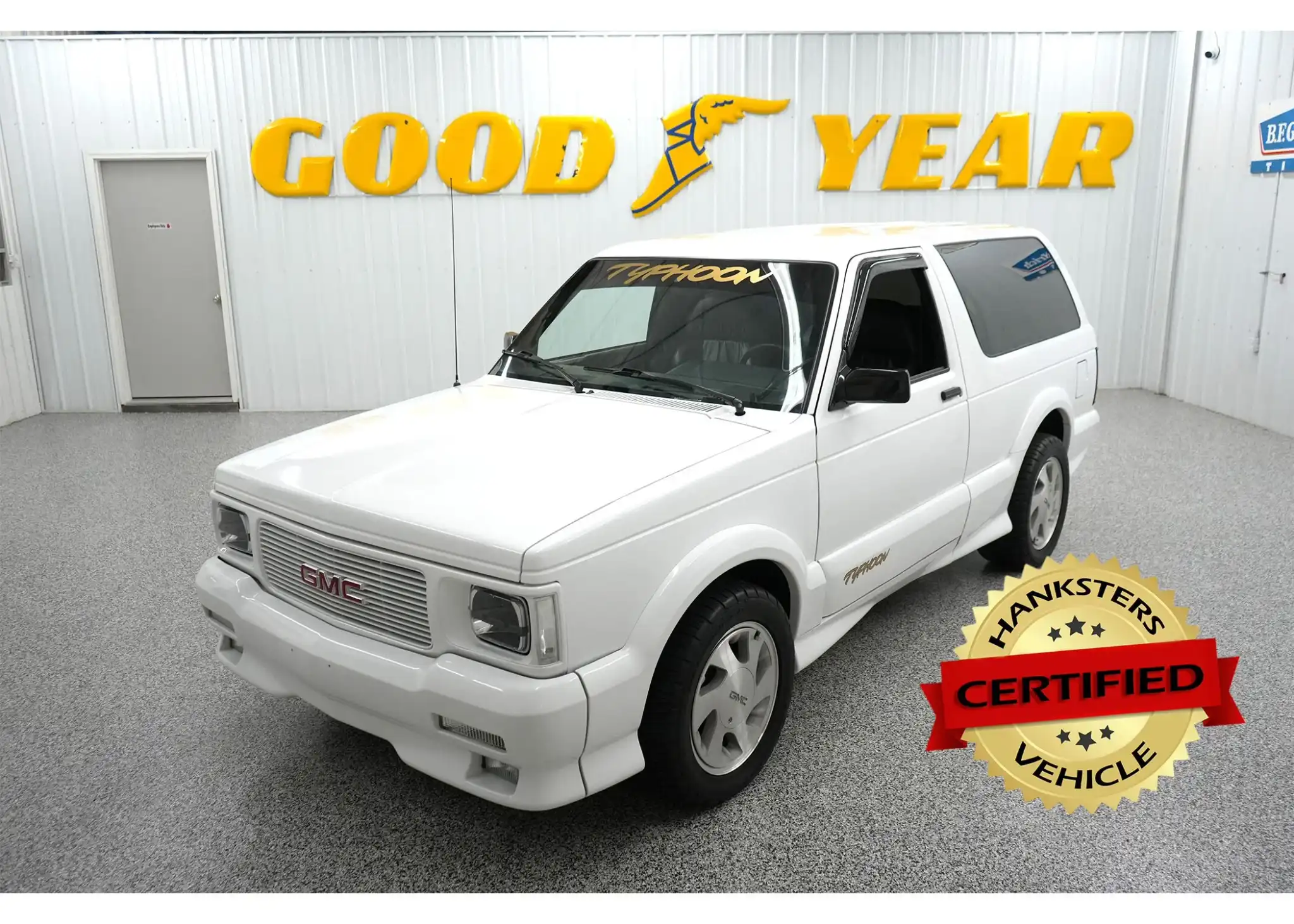 1993 GMC Typhoon's photo