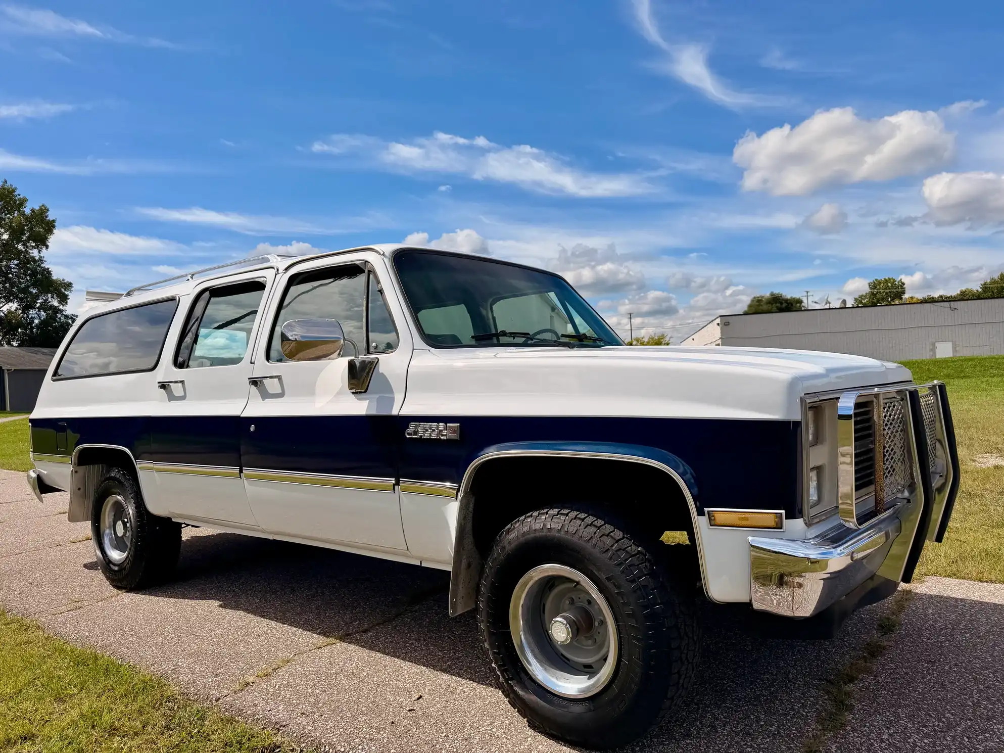 1987 GMC Suburban V1500 Sierra's photo