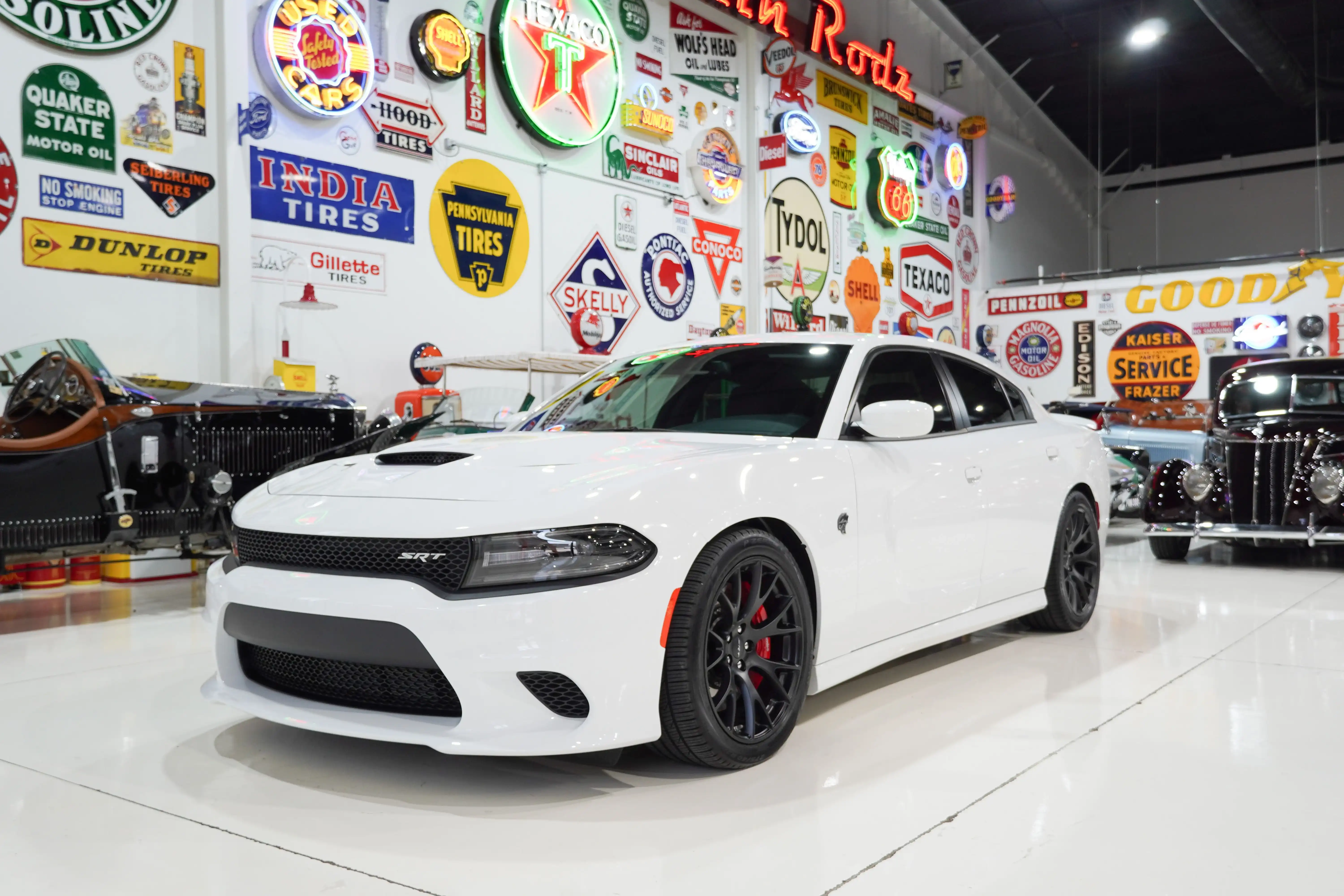 2015 Dodge Charger SRT Hellcat's photo