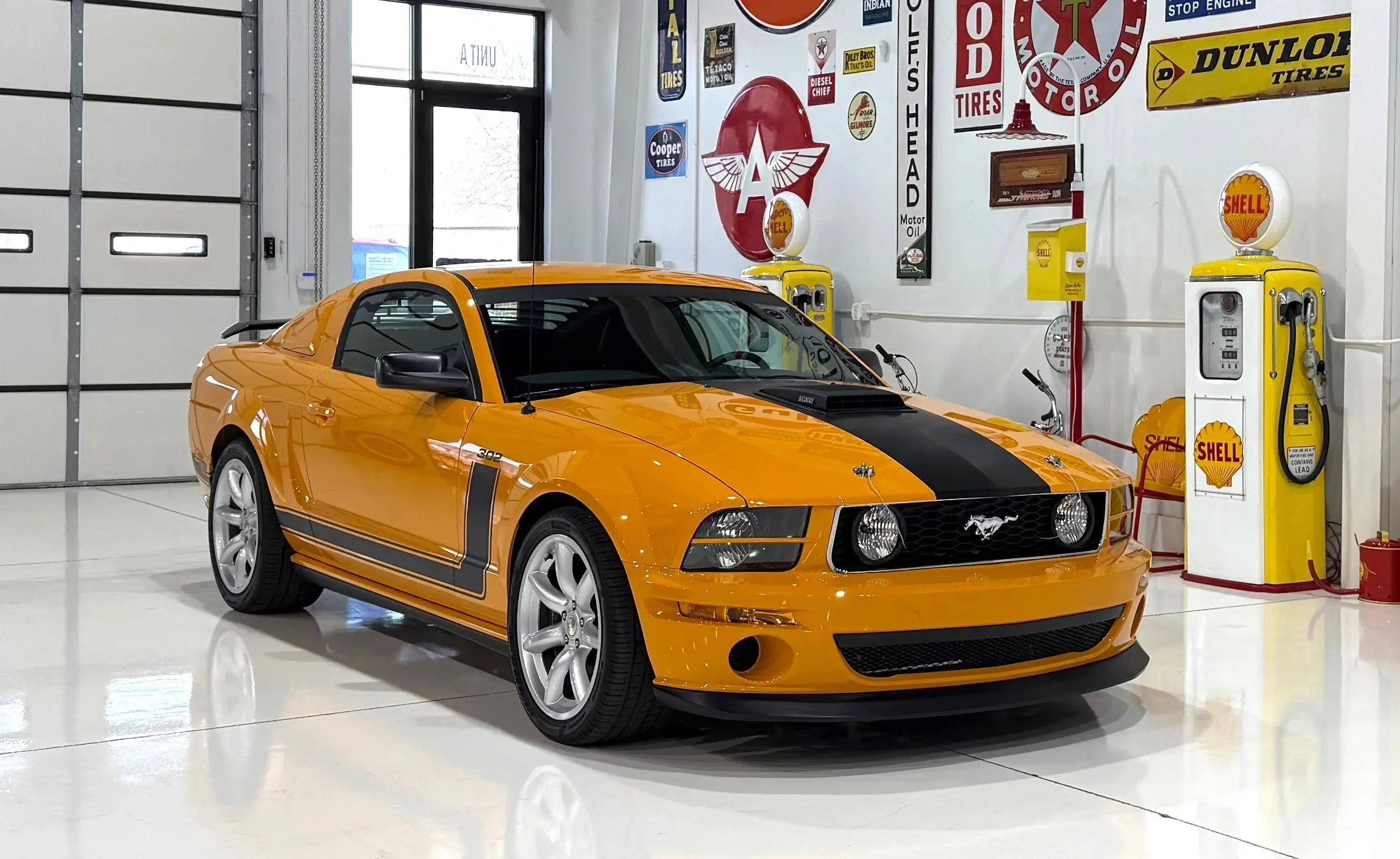 2007 Ford Mustang GT Deluxe photo 4