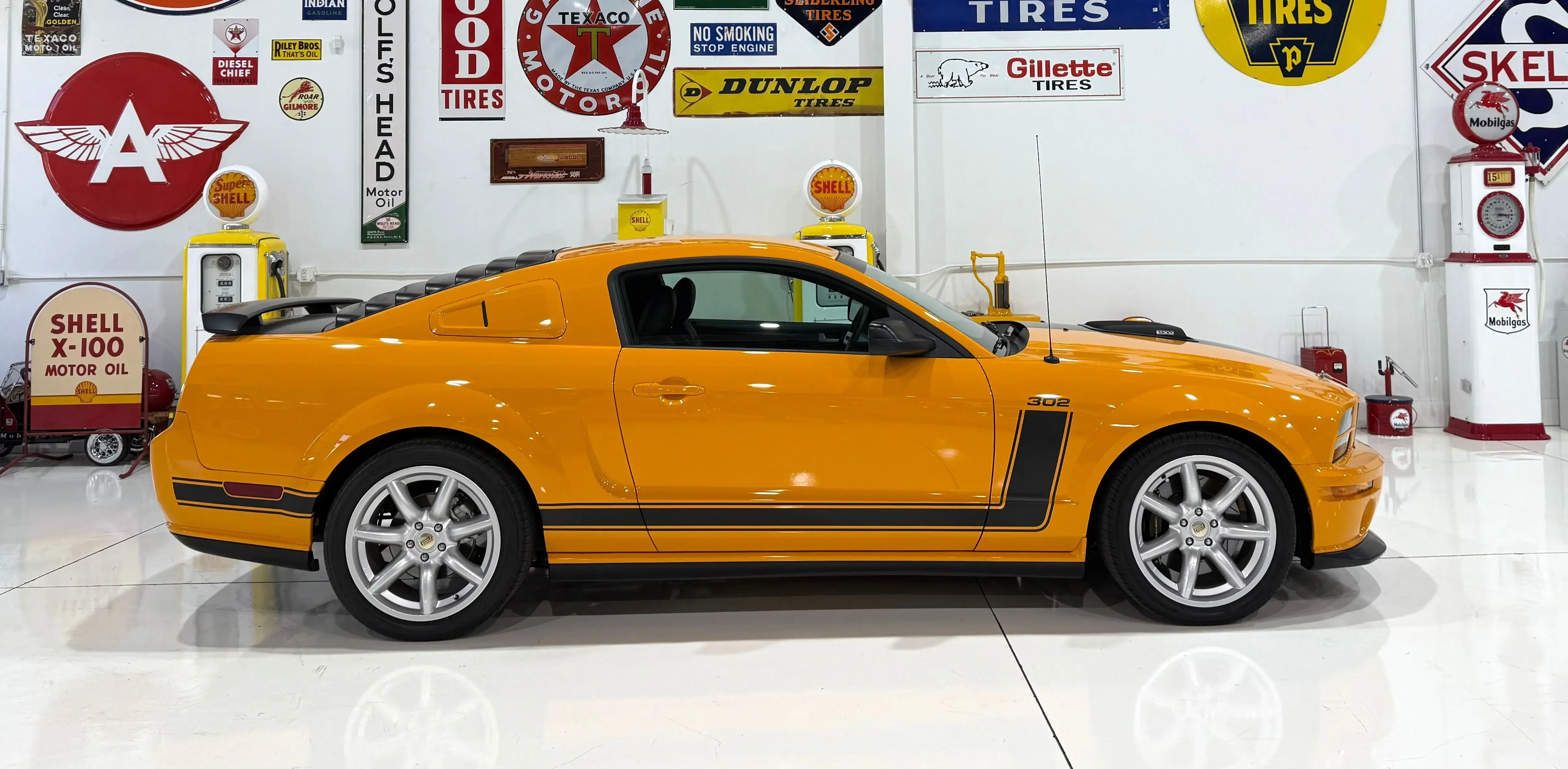2007 Ford Mustang GT Deluxe photo 3