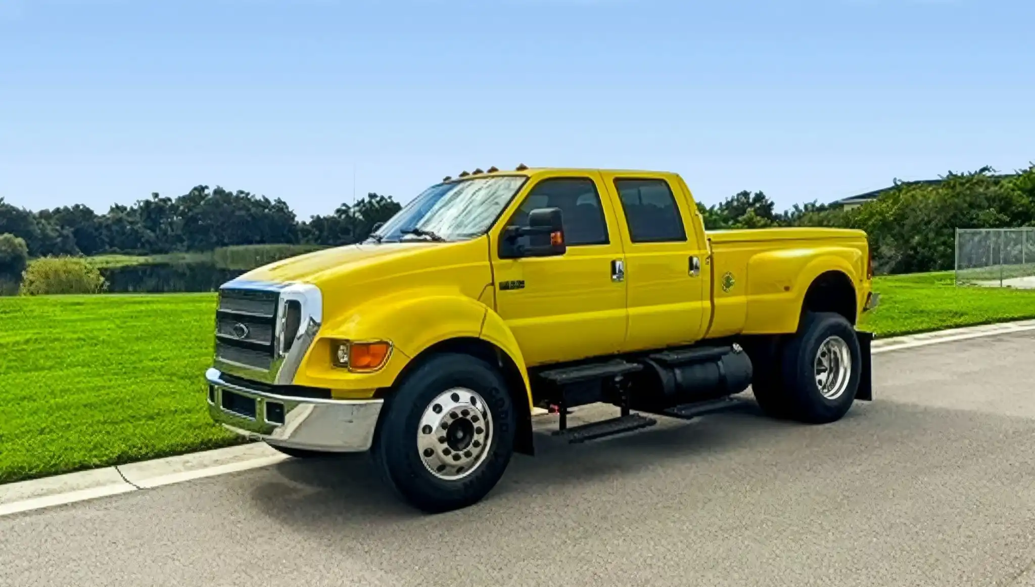 2006 Ford F-650's photo