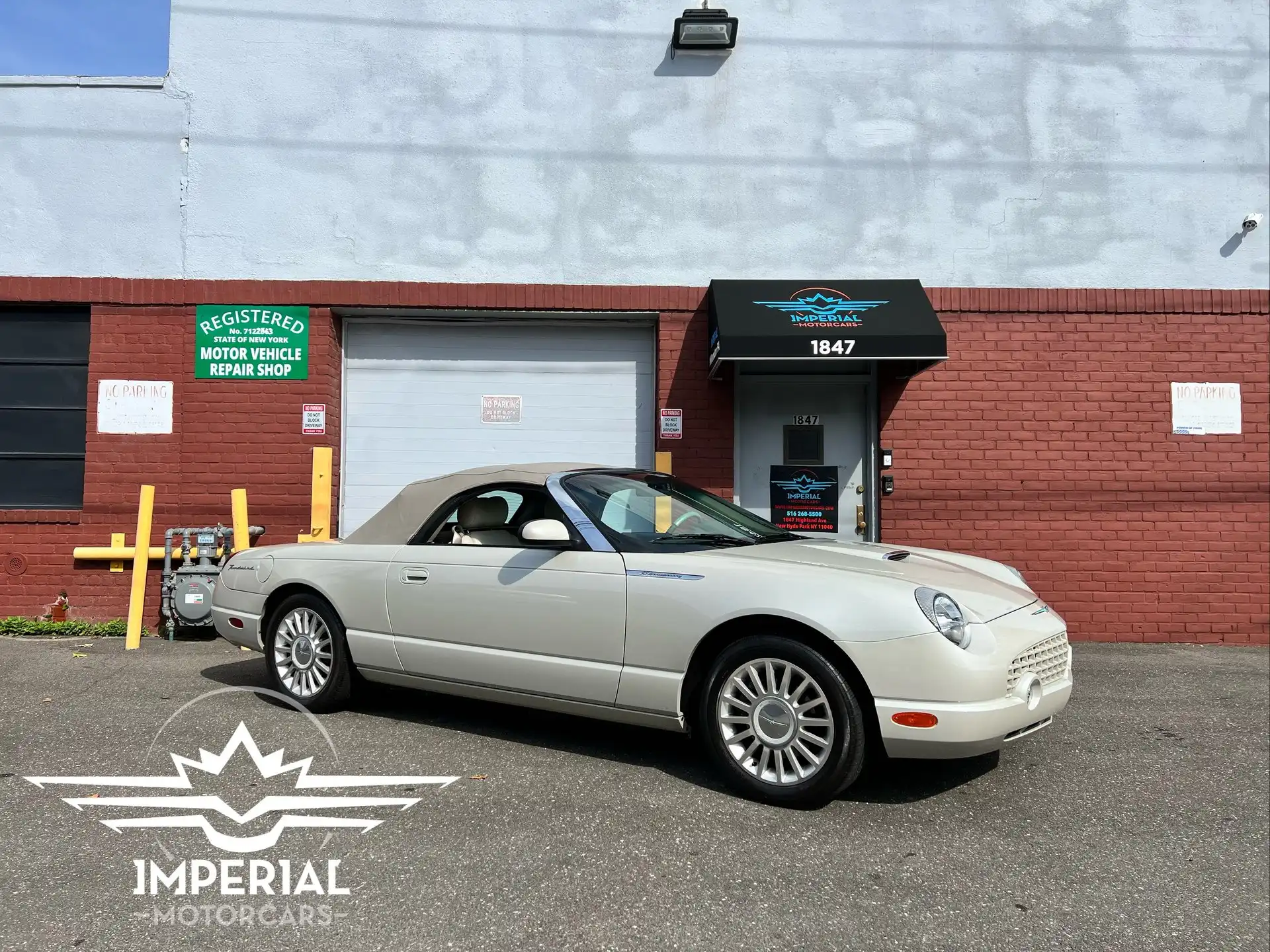 2005 Ford Thunderbird 50th Anniversary's photo