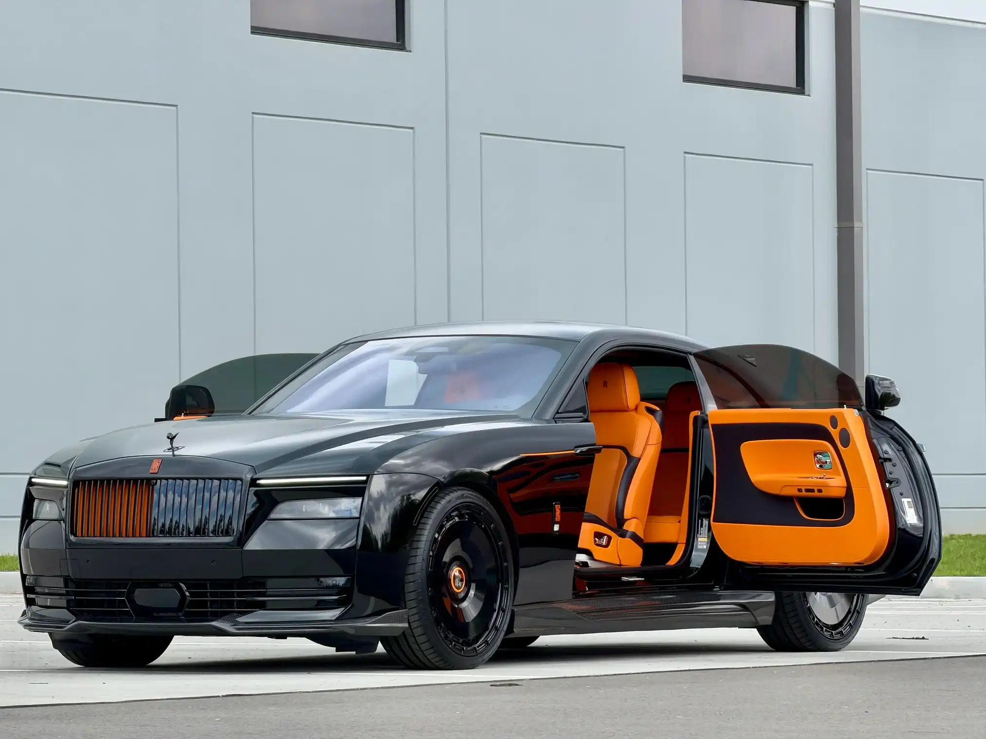 2024 Rolls-Royce Spectre Base's photo
