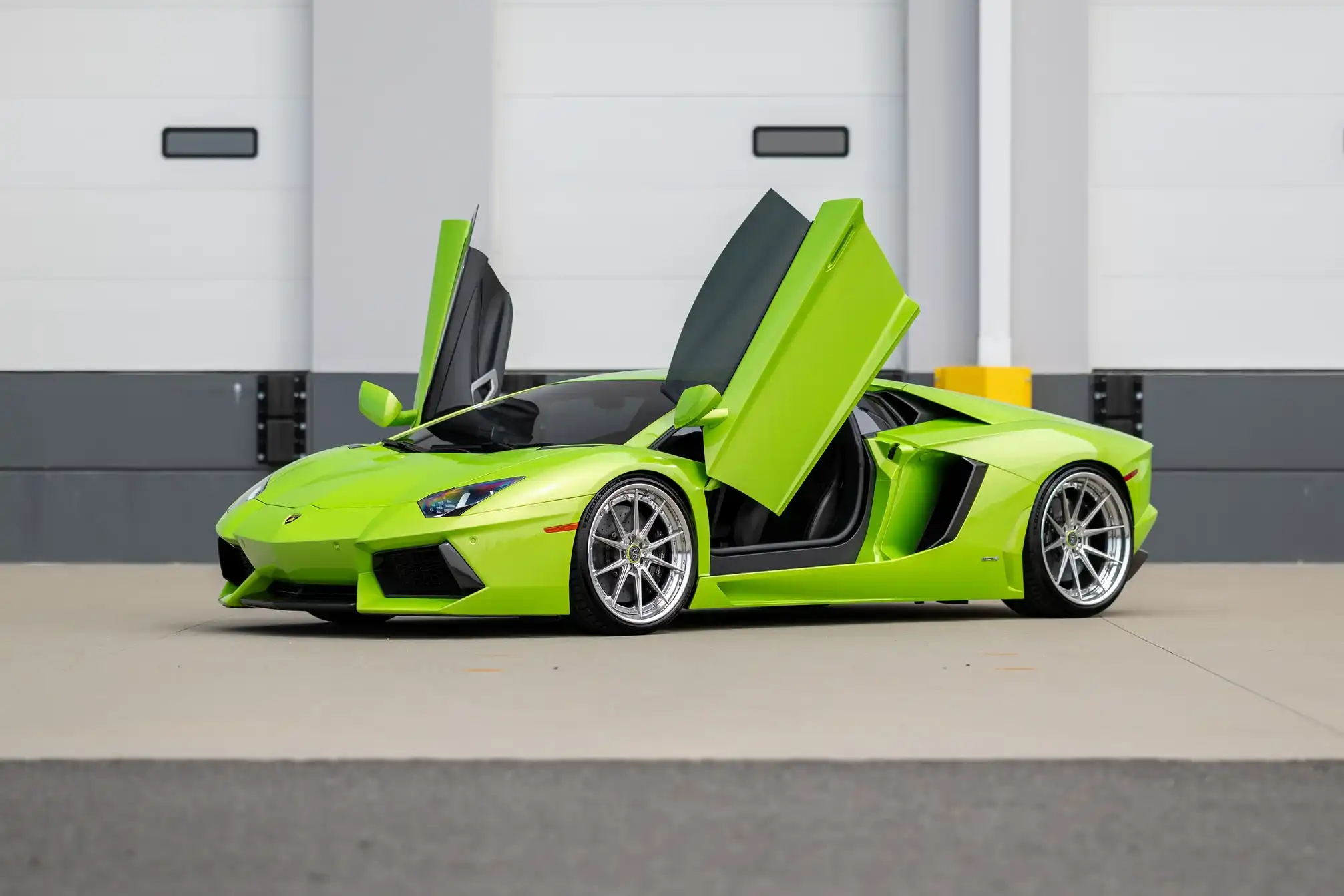 2013 Lamborghini Aventador LP 700-4's photo