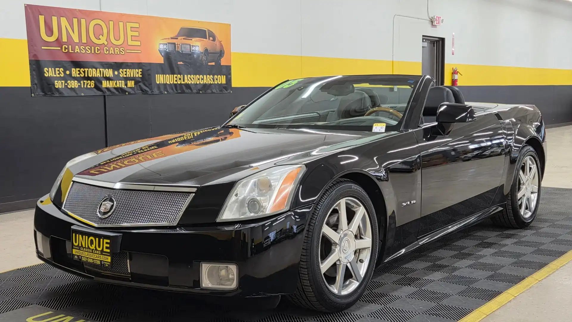 2005 Cadillac XLR V8 Roadster's photo