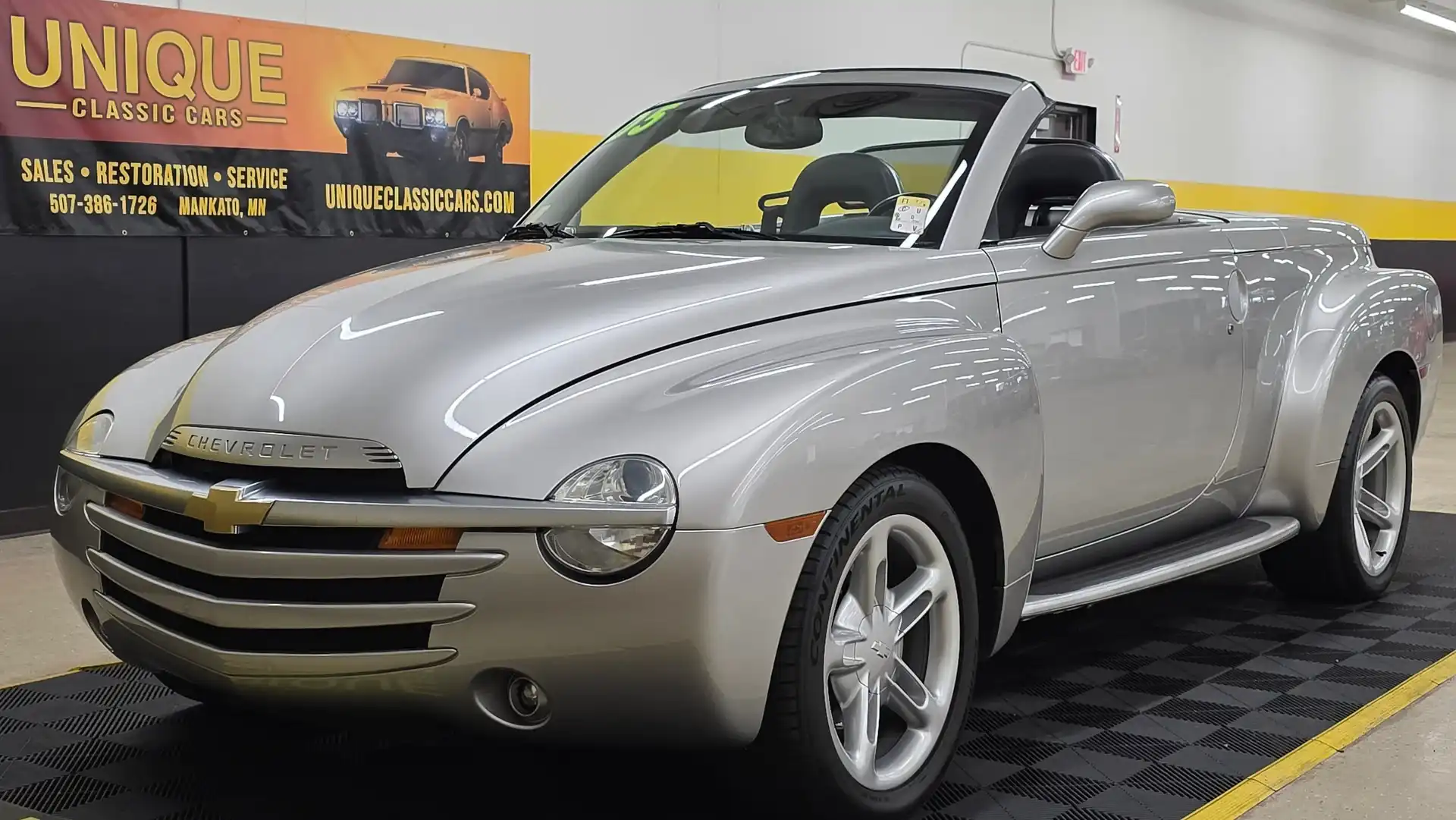 2005 Chevrolet SSR LS's photo