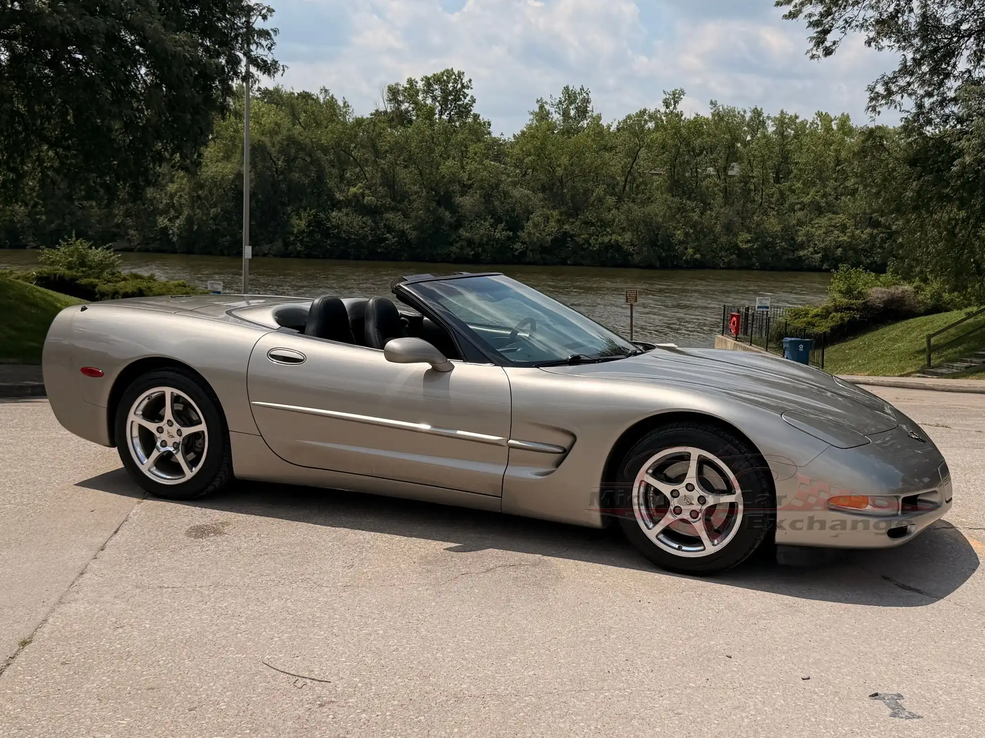 2001 Chevrolet Corvette Convertible's photo