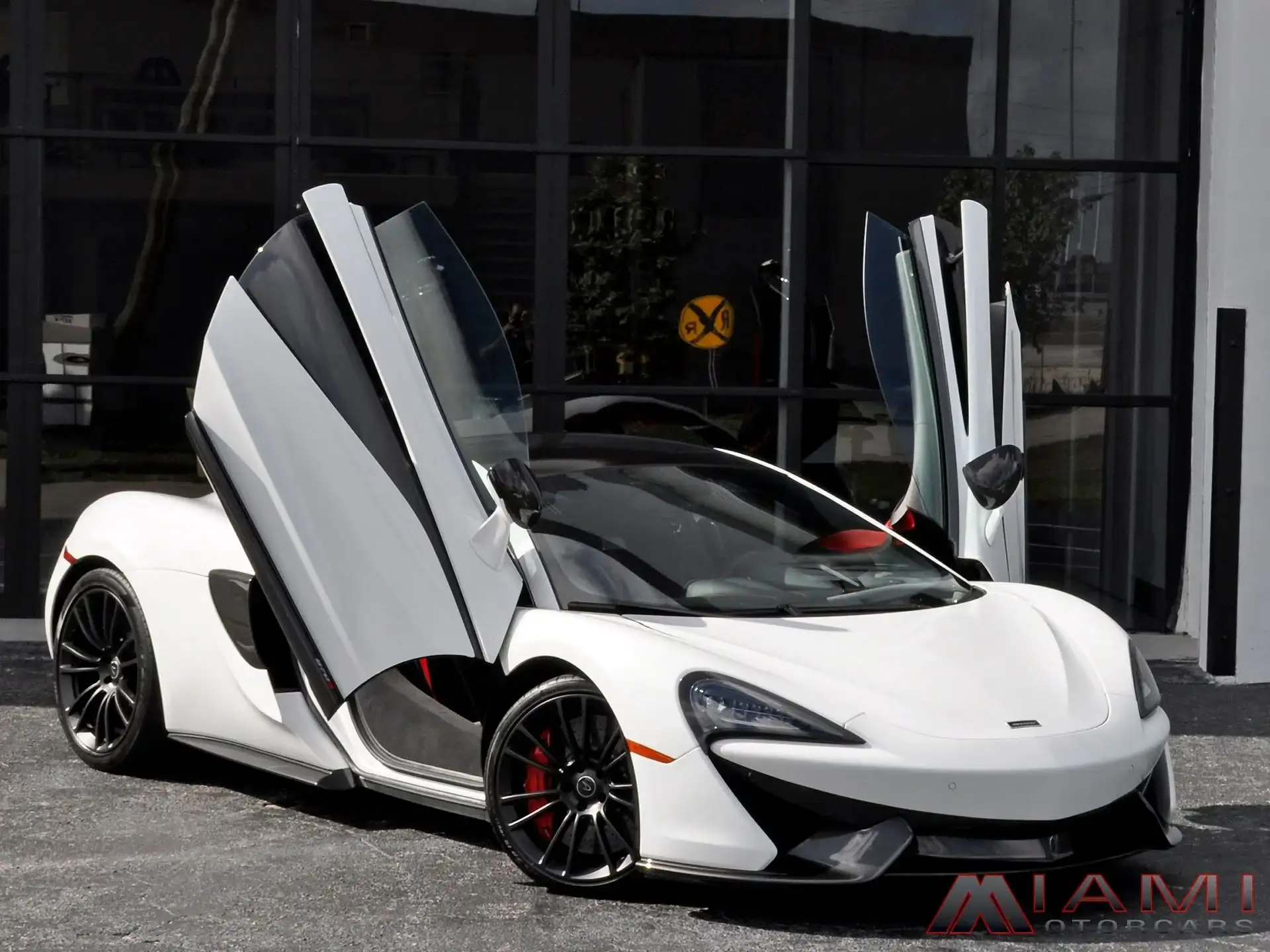 2017 McLaren 570S Coupe's photo