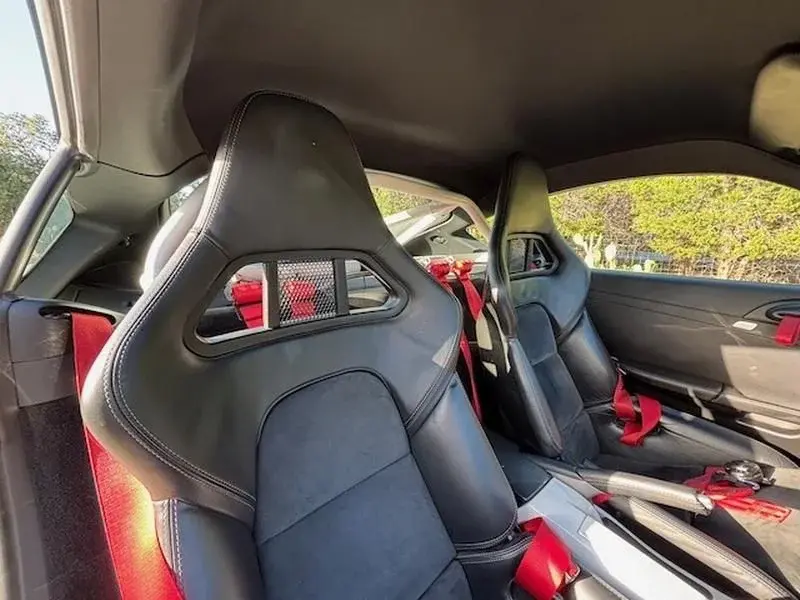2012 Porsche Cayman R photo 3