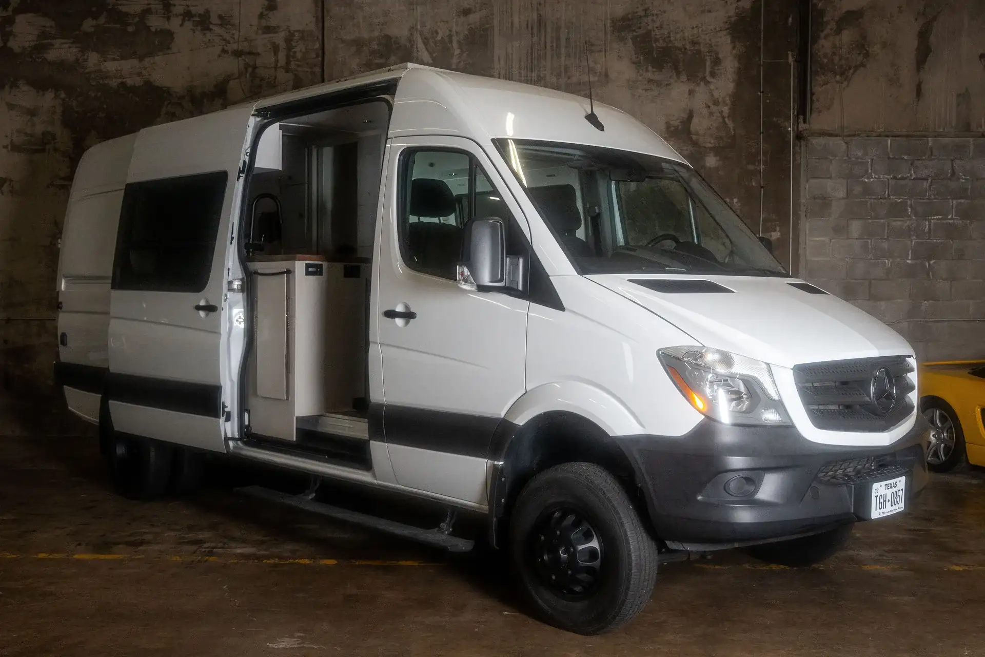 2018 Mercedes-Benz Sprinter 3500 170 WB Ext High Roof 4x4's photo