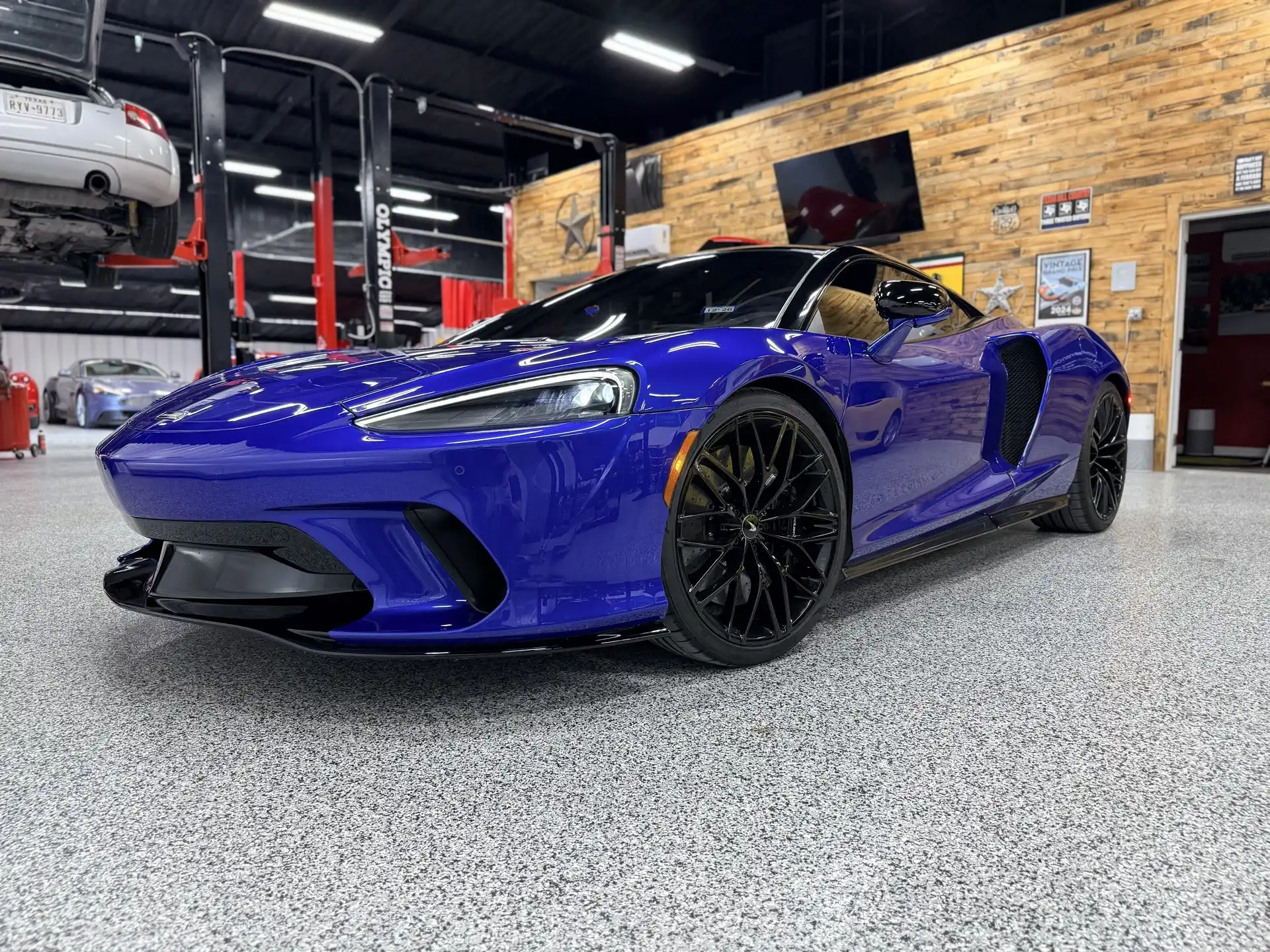 2022 McLaren GT Base's photo