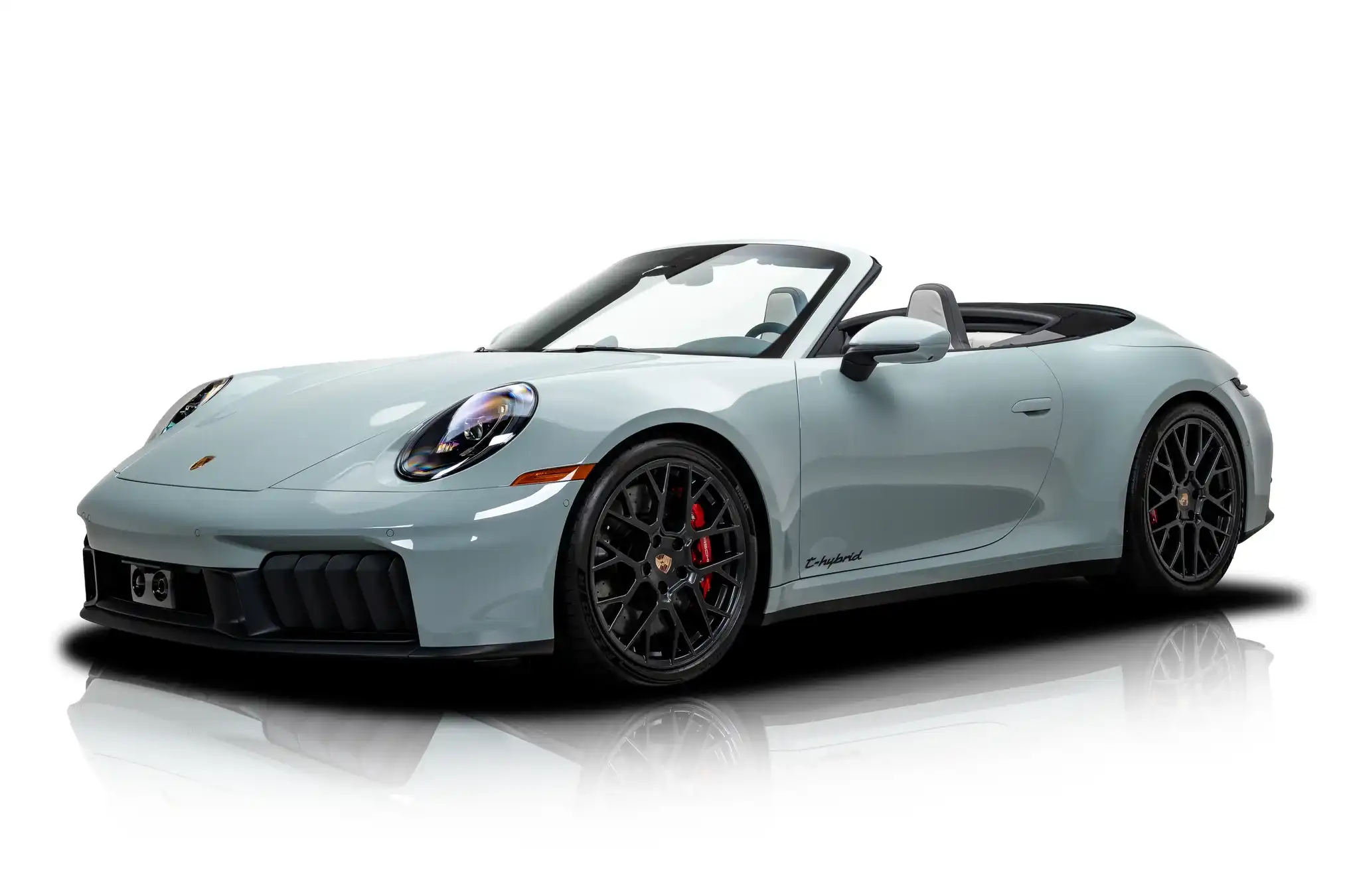 2026 Porsche 911 Carrera 4 GTS Cabriolet's photo