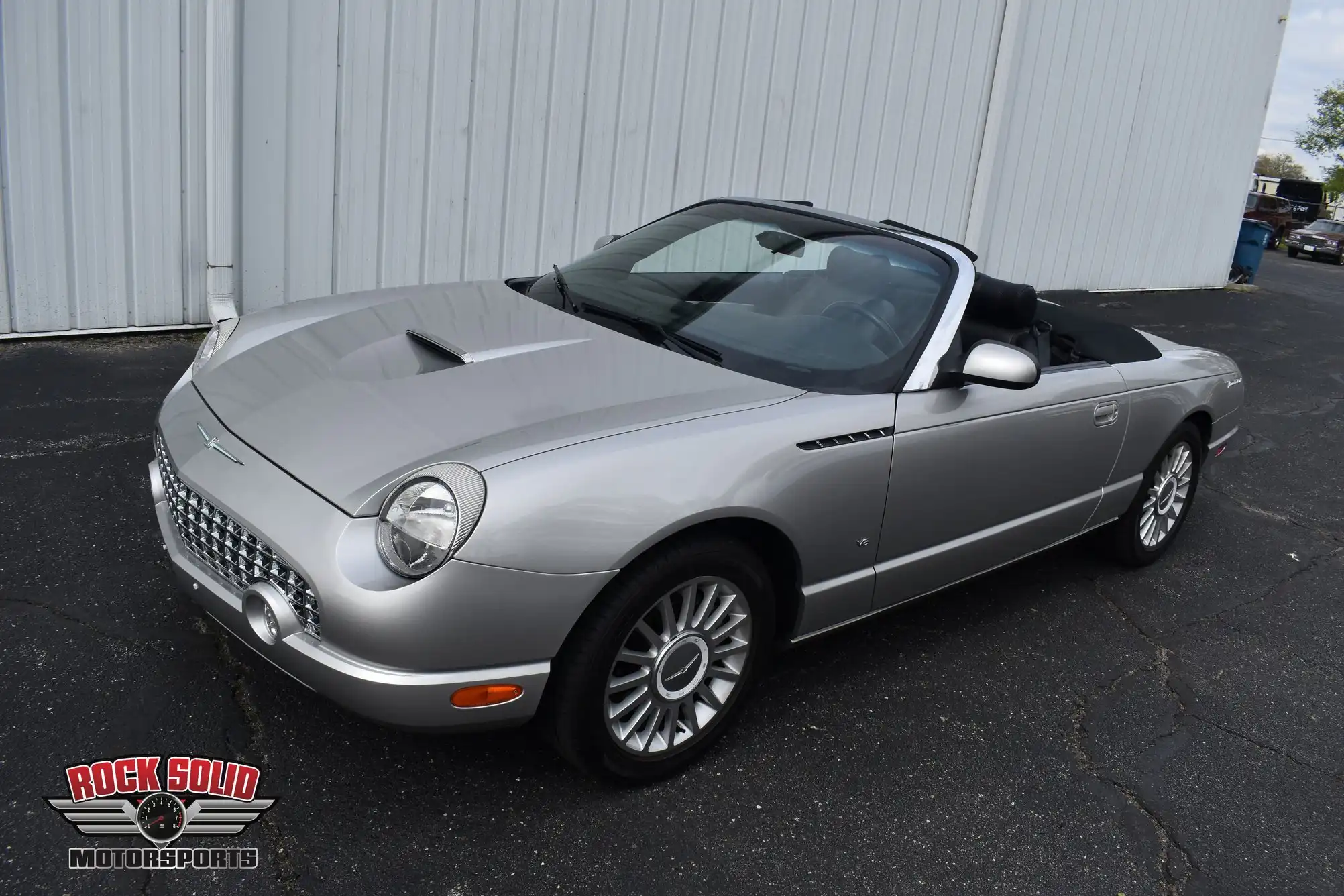 2004 Ford Thunderbird Deluxe's photo