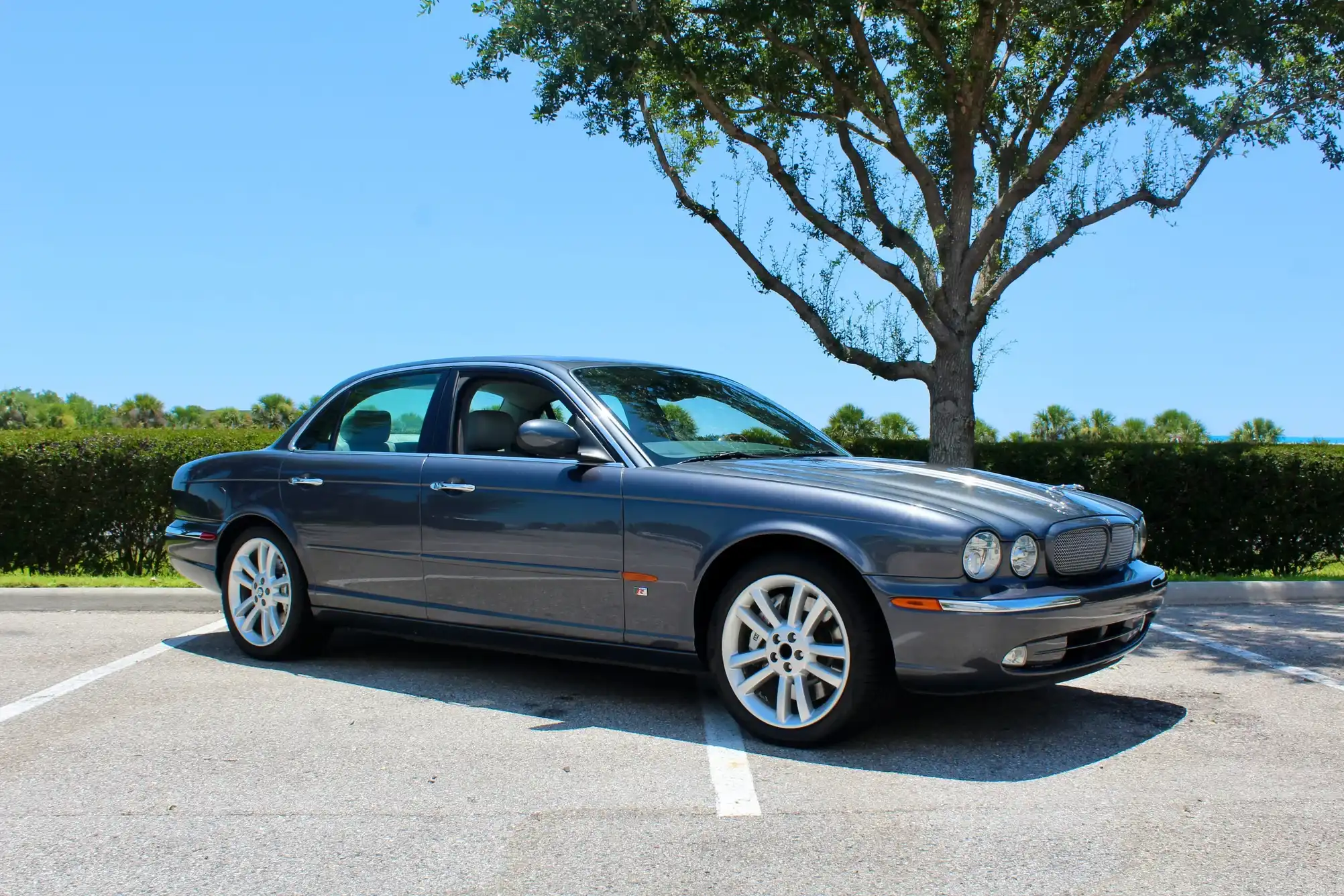 2004 Jaguar XJ XJR's photo