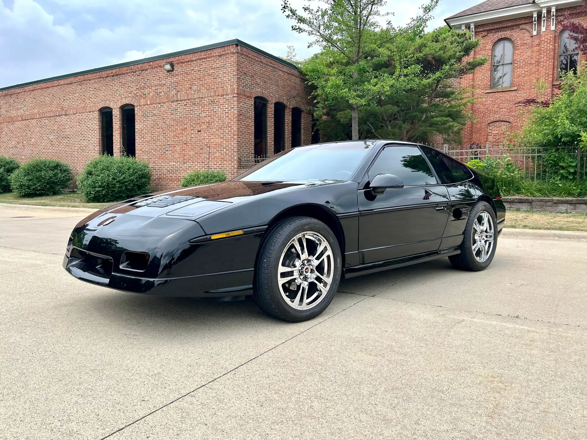 1988 Pontiac Fiero's photo