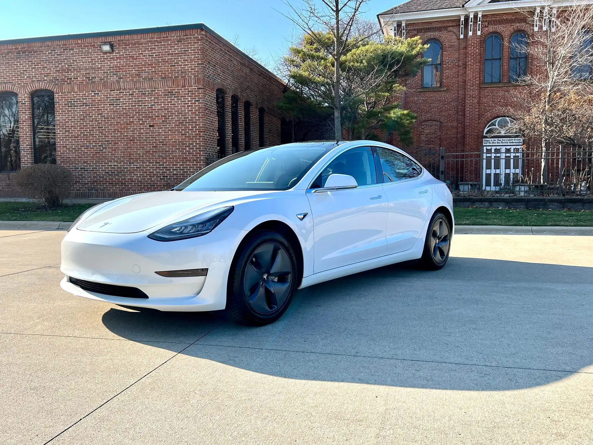 2019 Tesla Model 3 Standard Range Plus's photo