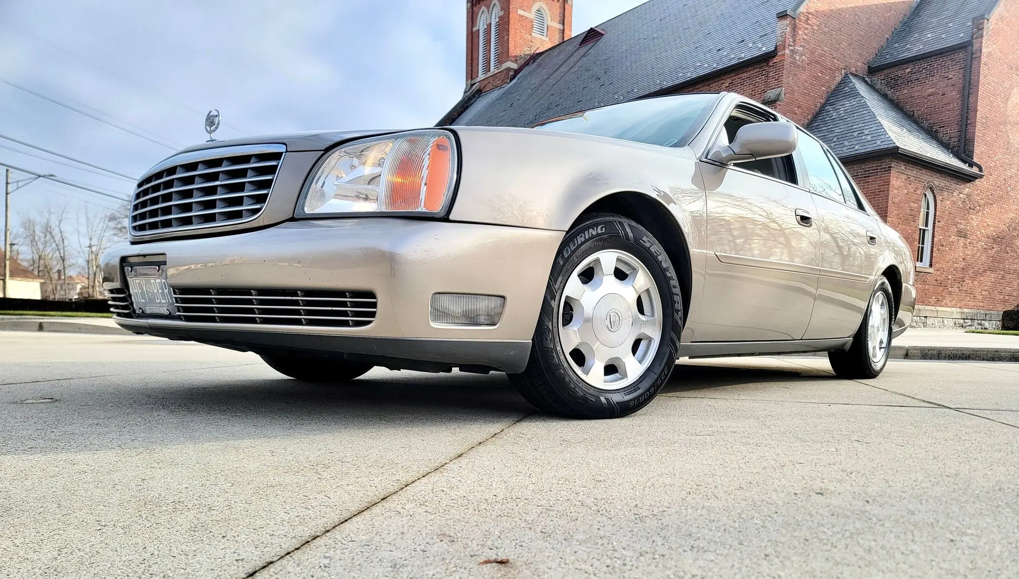 2002 Cadillac DeVille Base photo 3